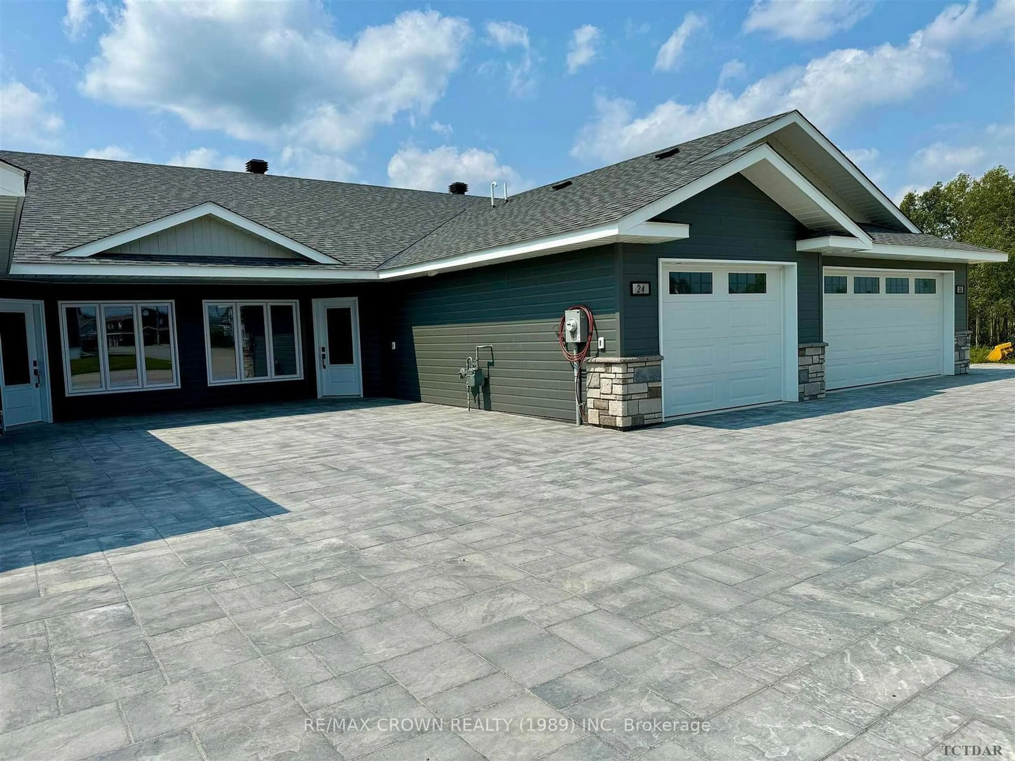 Home with vinyl exterior material for 24 Golf St, Kapuskasing Ontario P5N 3J6