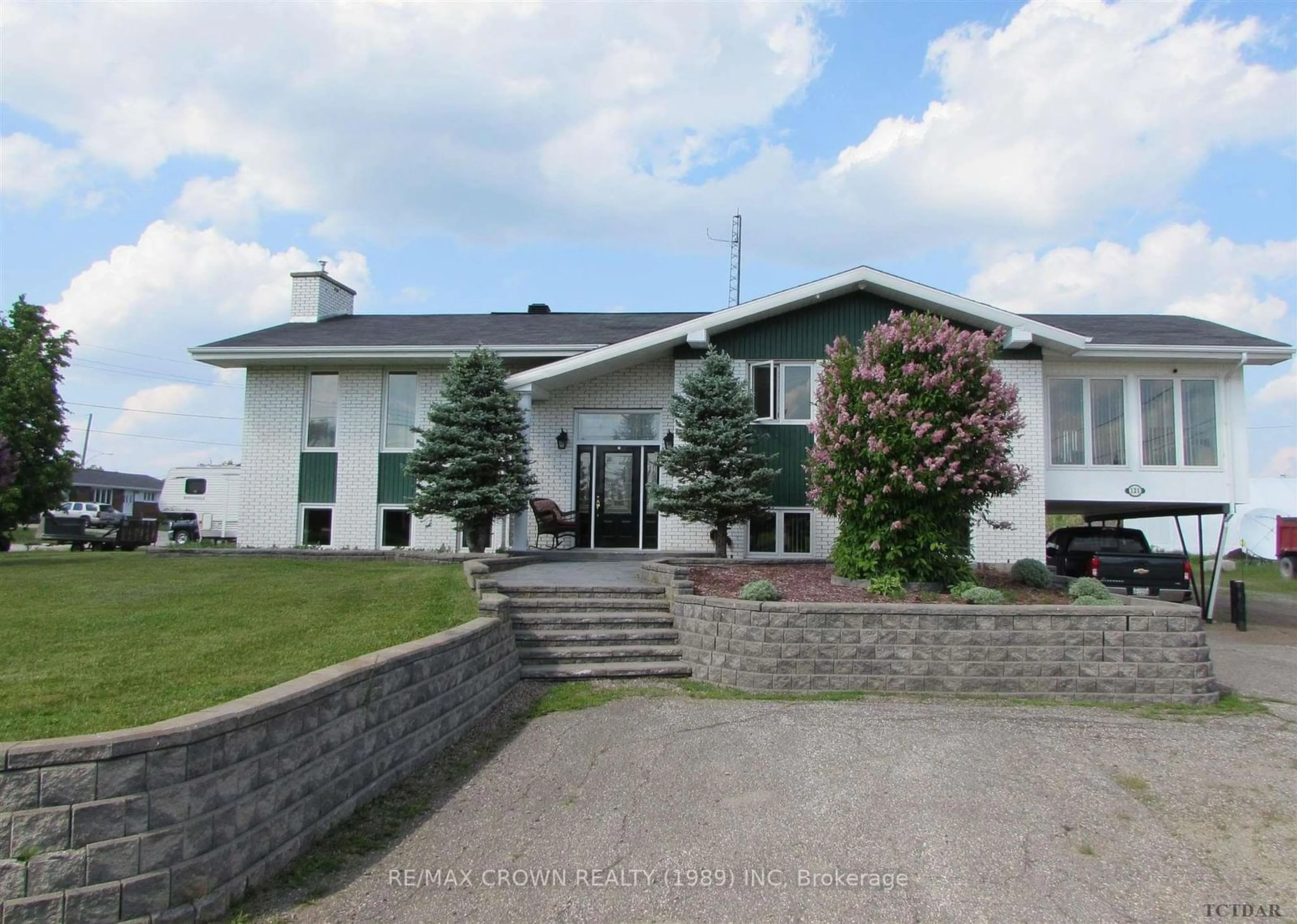 Frontside or backside of a home, the front or back of building for 121 St-Aubin Ave, Moonbeam Ontario P0L 1V0