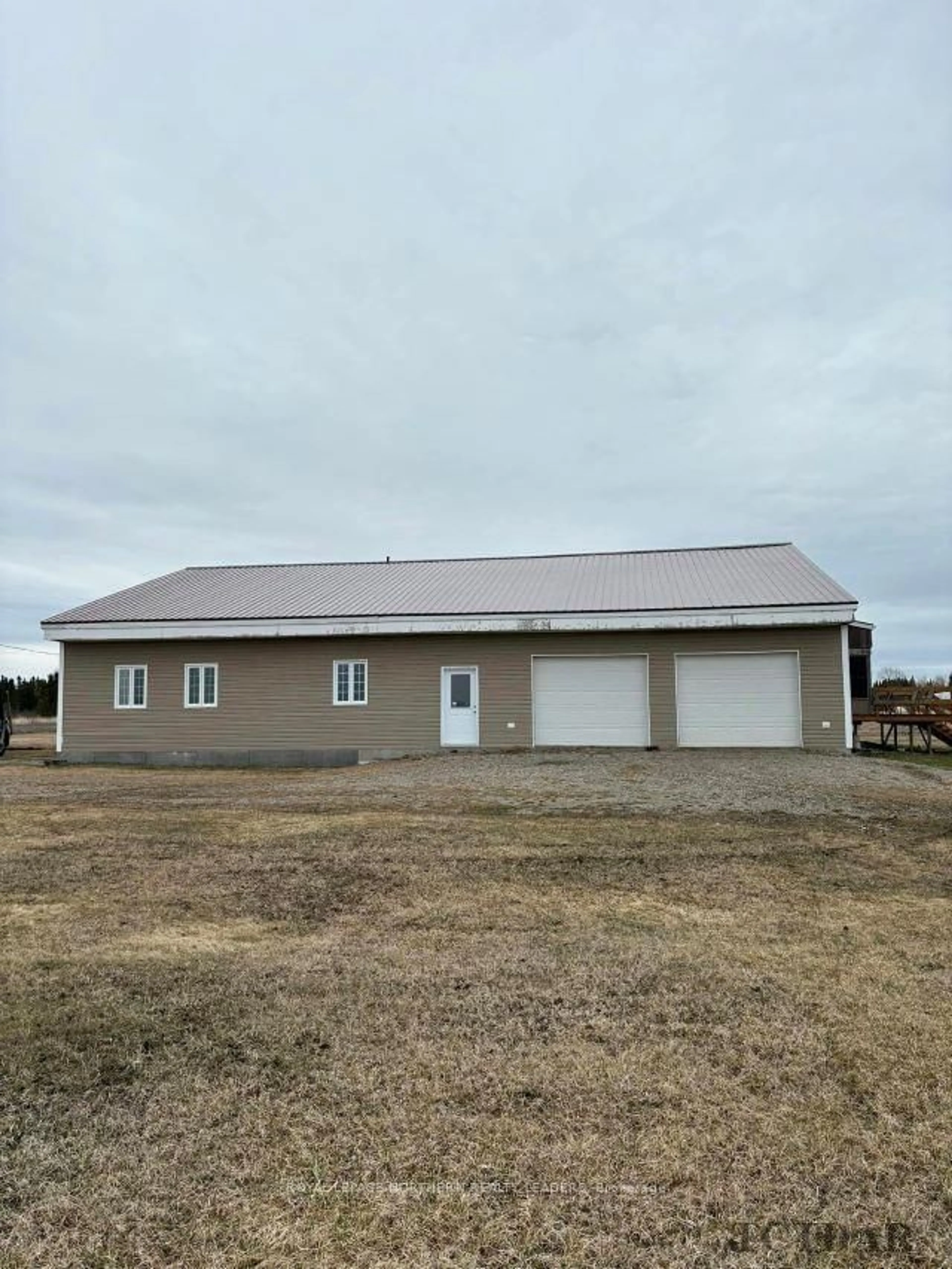 Shed for 1632 2 & 3 Concession, Cochrane Ontario P0L 1C0