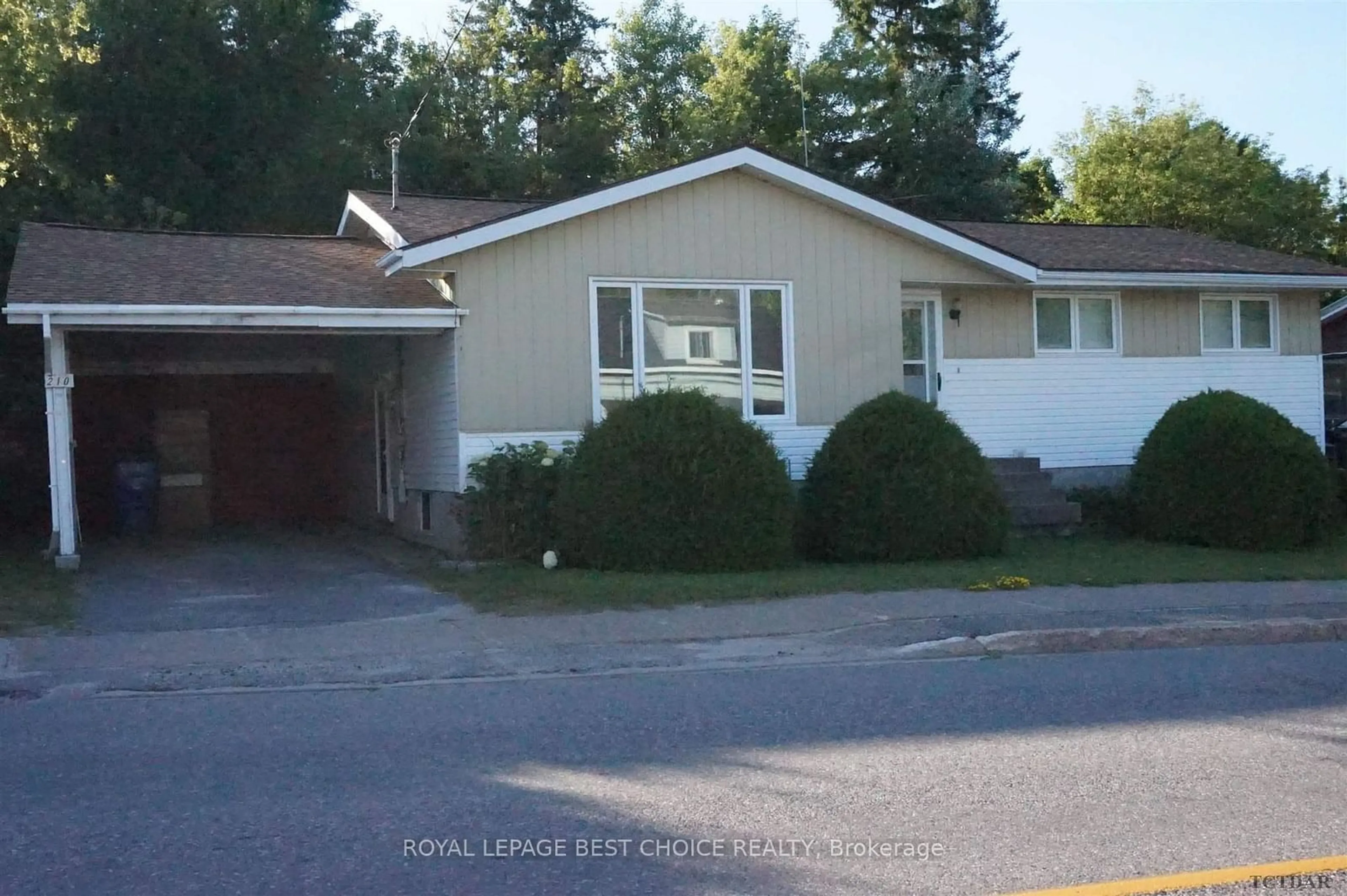 Frontside or backside of a home, cottage for 210 Lang St, Cobalt Ontario P0J 1C0