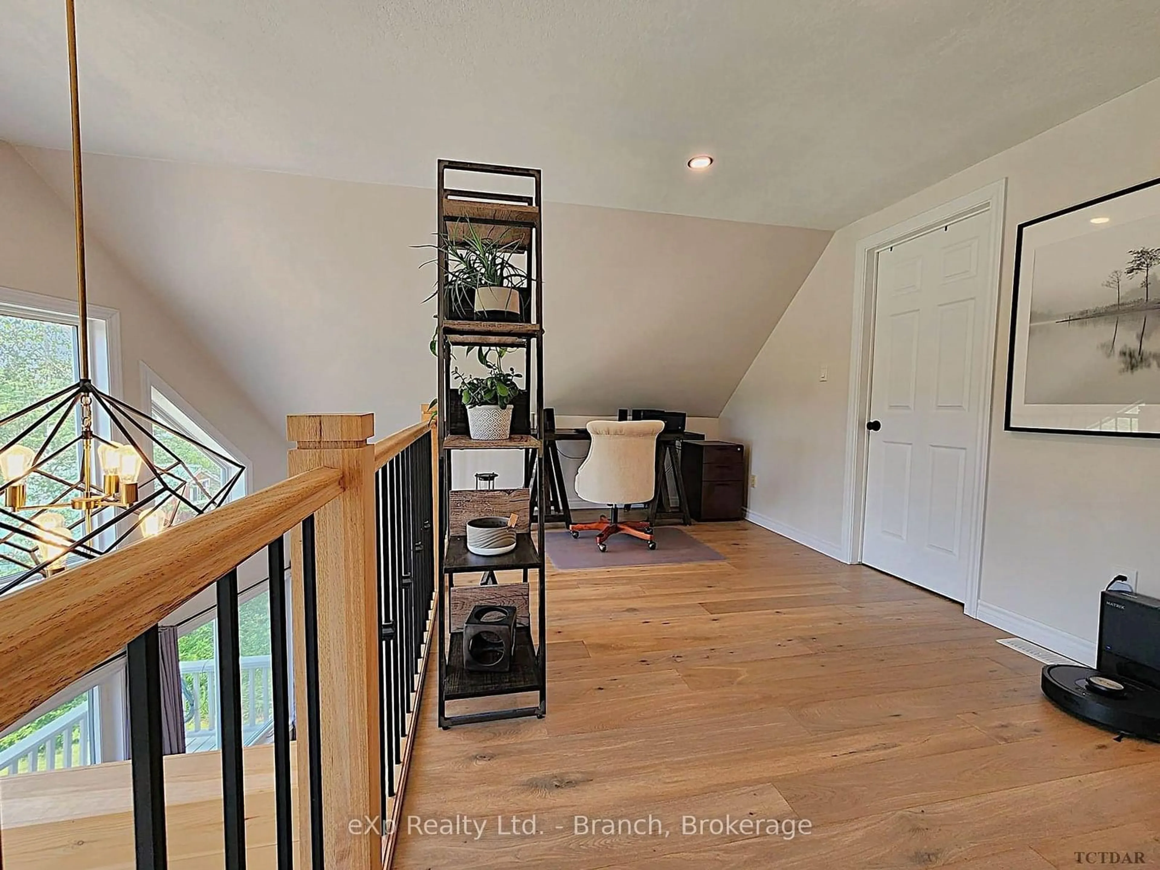 Indoor entryway, wood floors for 55 Lakeshore Ave, Charlton and Dack Ontario P0J 1B0