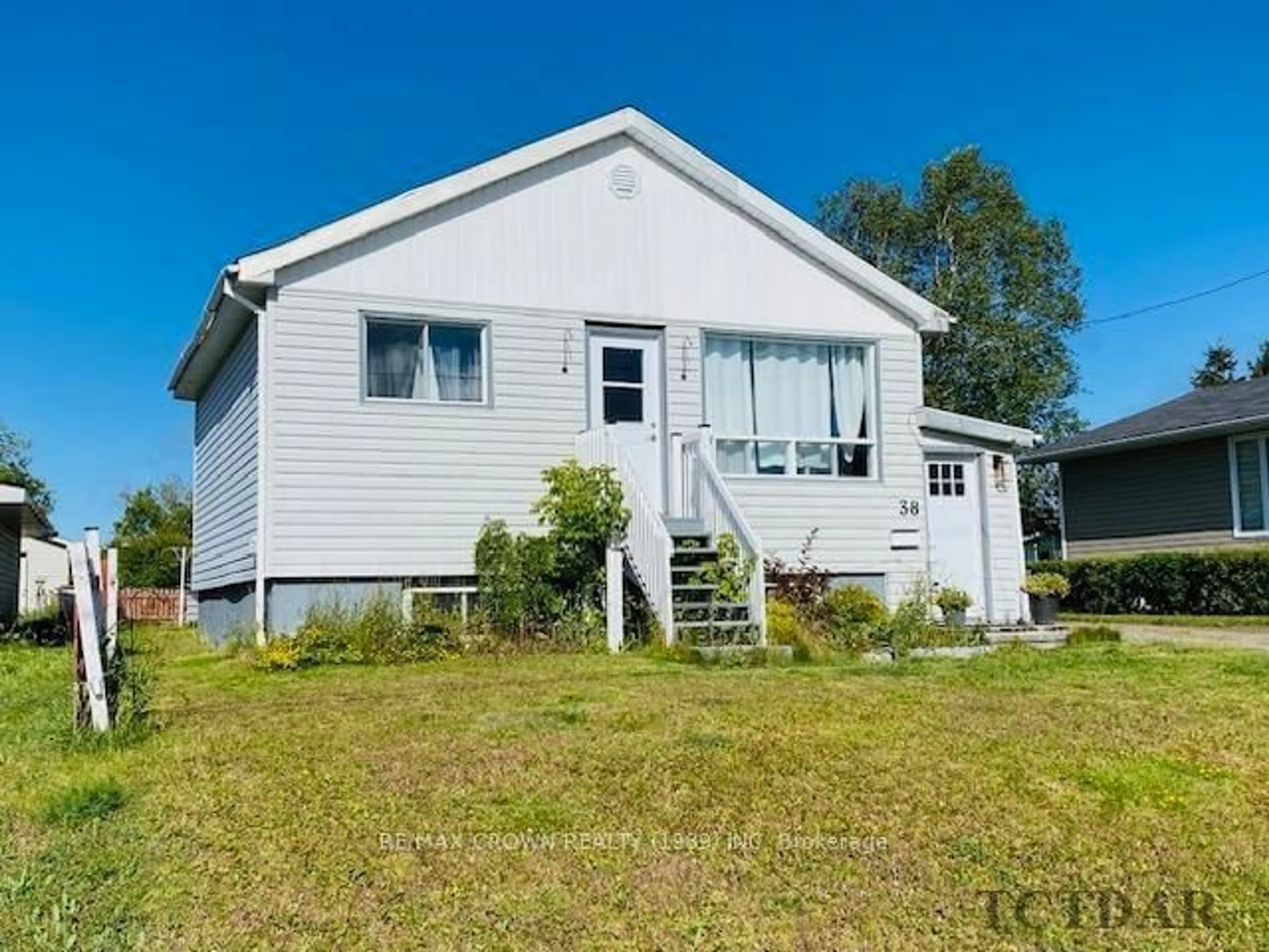 Frontside or backside of a home, cottage for 38 WOLFE St, Kapuskasing Ontario P5N 2J2