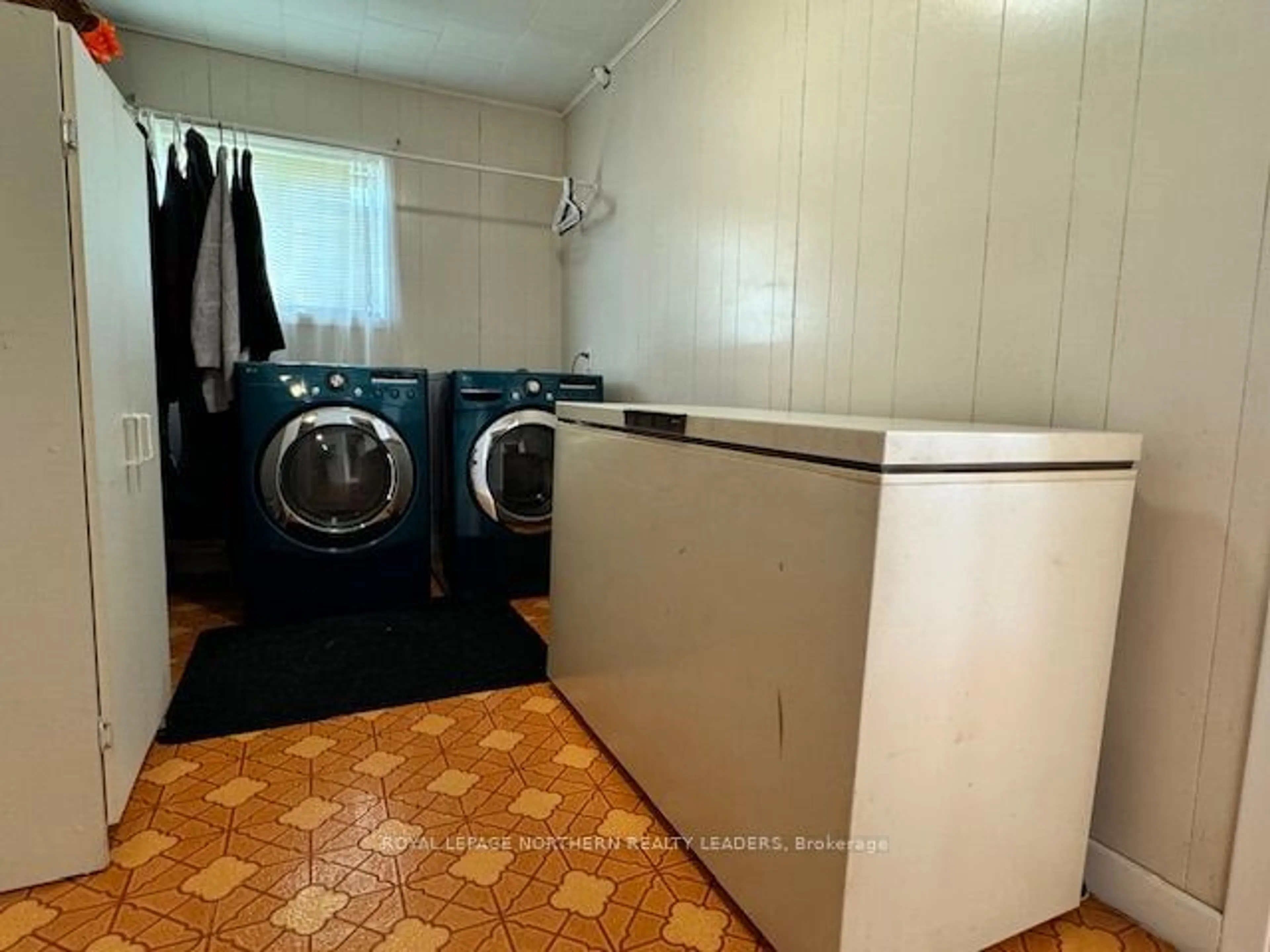 Laundry room for 464 Cedar St, Timmins Ontario P4N 2J1