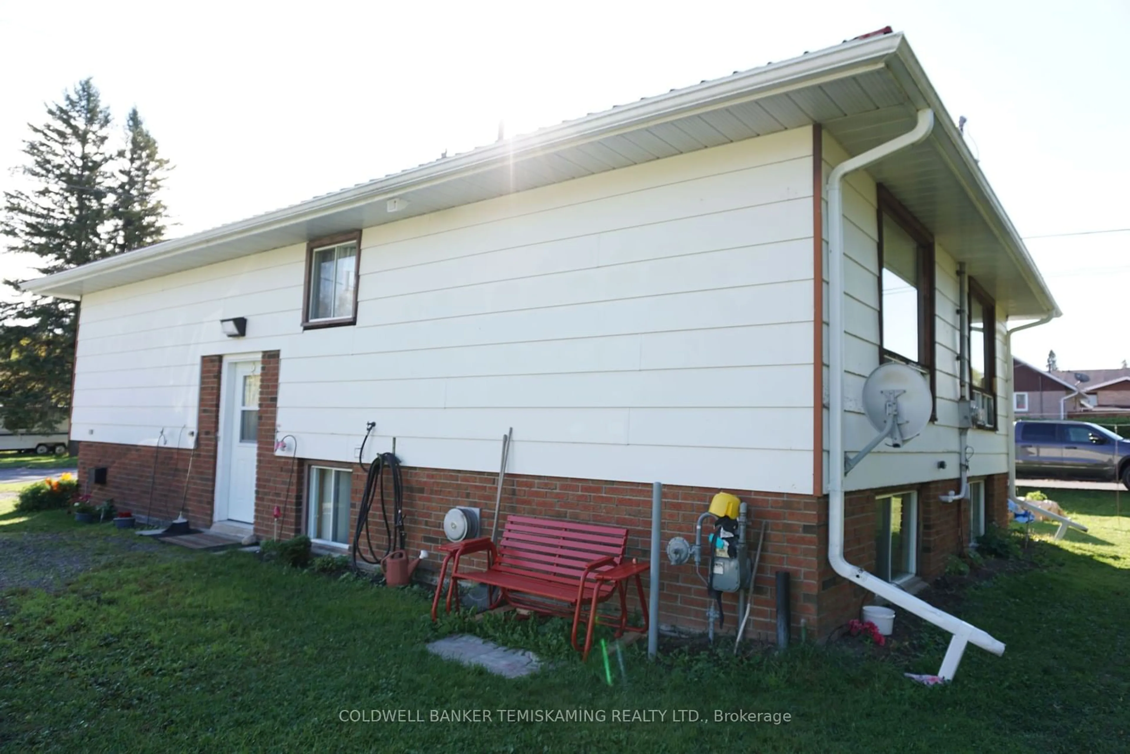 Frontside or backside of a home, the front or back of building for 141 & 143 Station St, Temiskaming Shores Ontario P0J 1R0