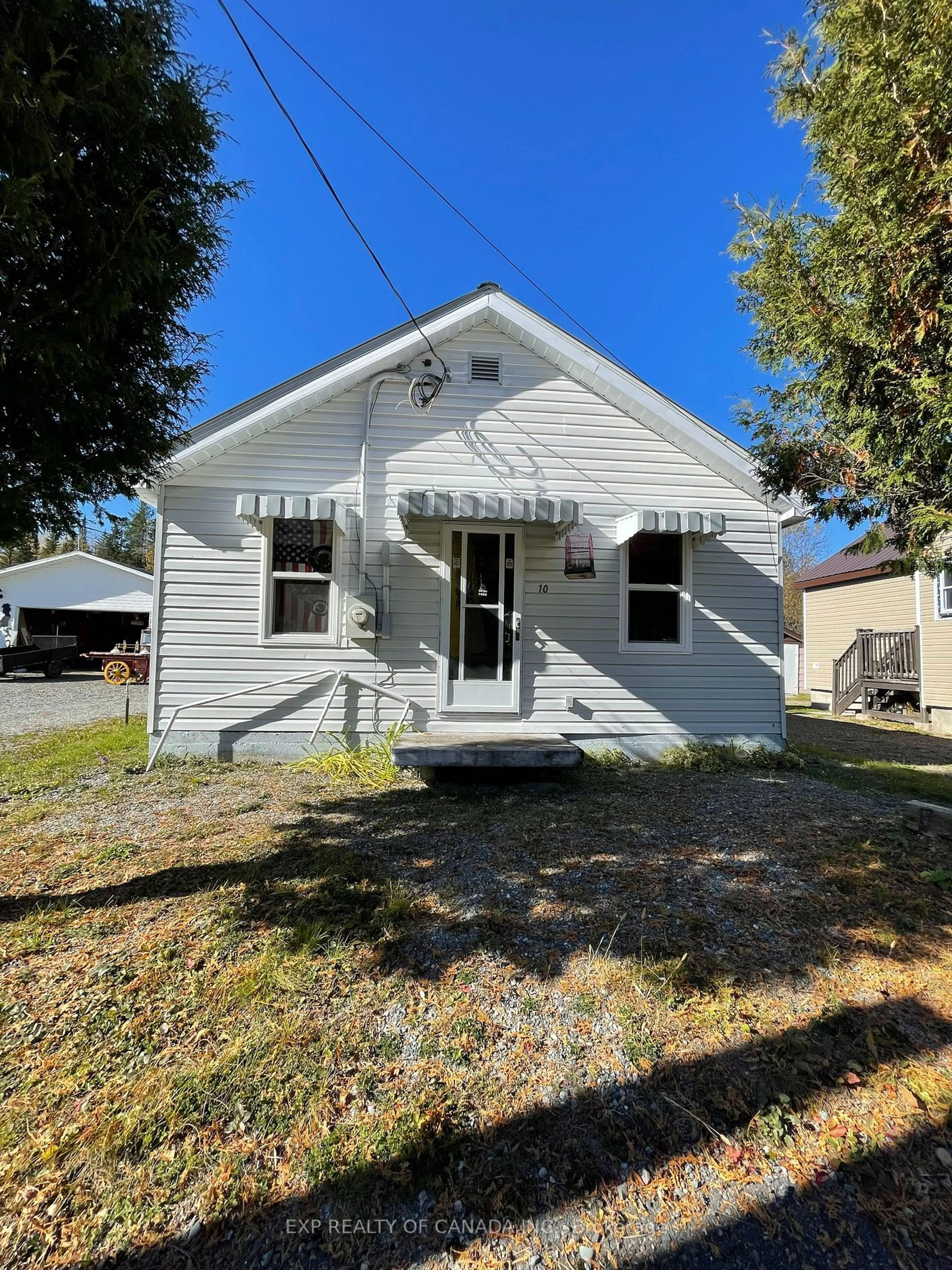 Frontside or backside of a home, the front or back of building for 10 Reddick Ave, McGarry Ontario P0K 1X0