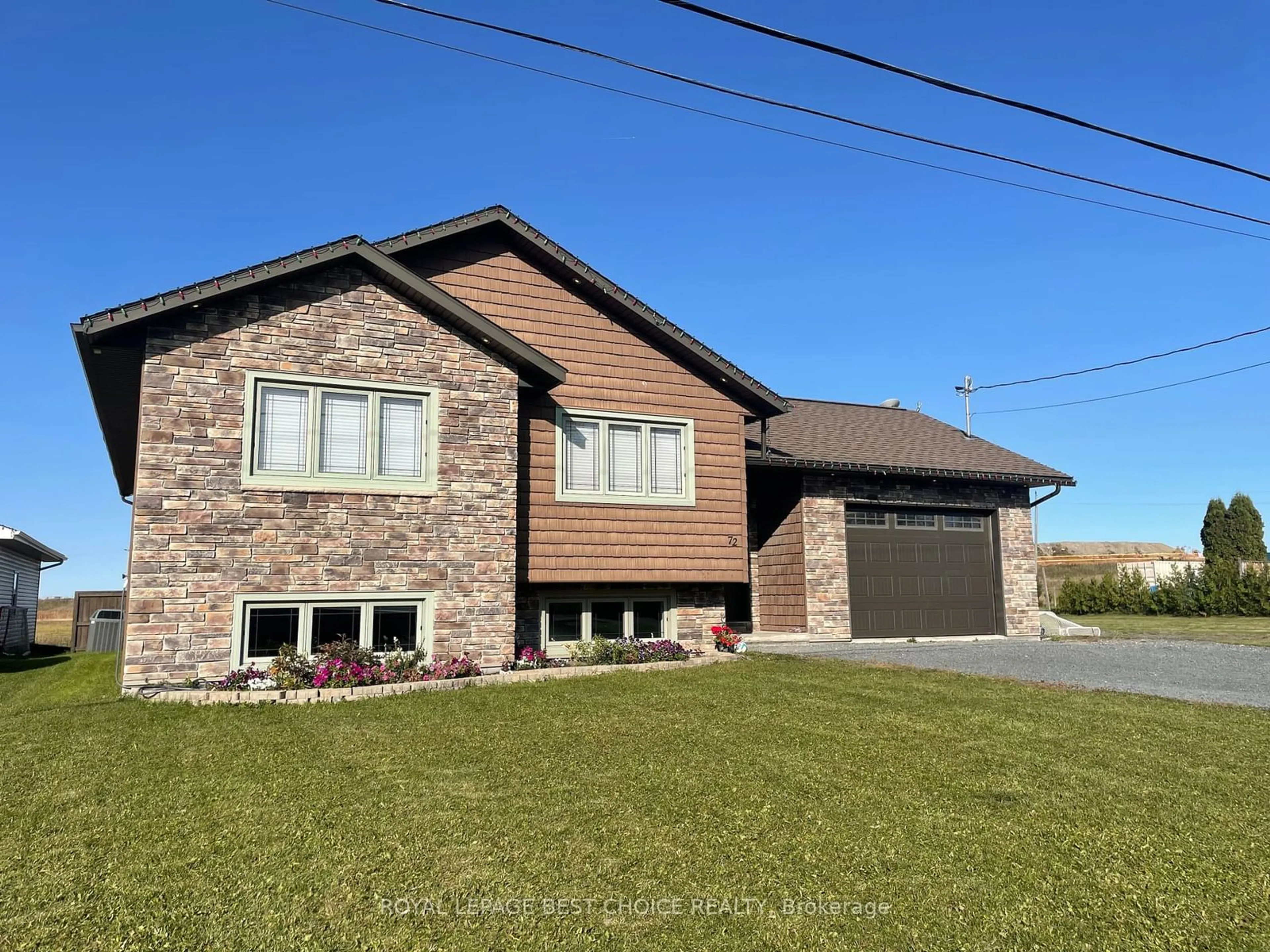 Frontside or backside of a home, cottage for 72 12th St, Armstrong Ontario P0J 1E0