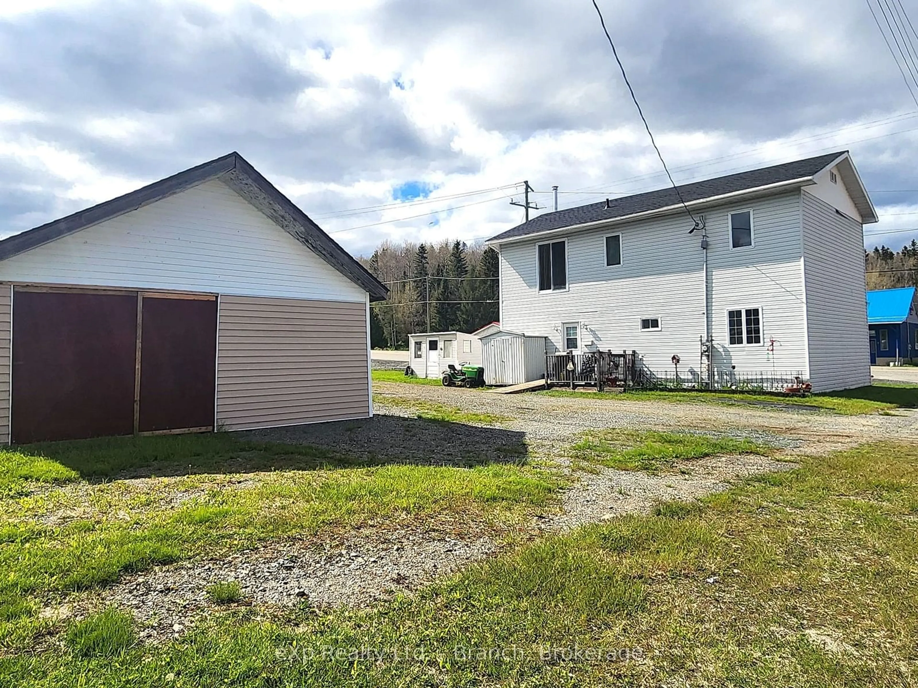 Frontside or backside of a home, cottage for 119 Government Rd, McGarry Ontario P0K 1J0