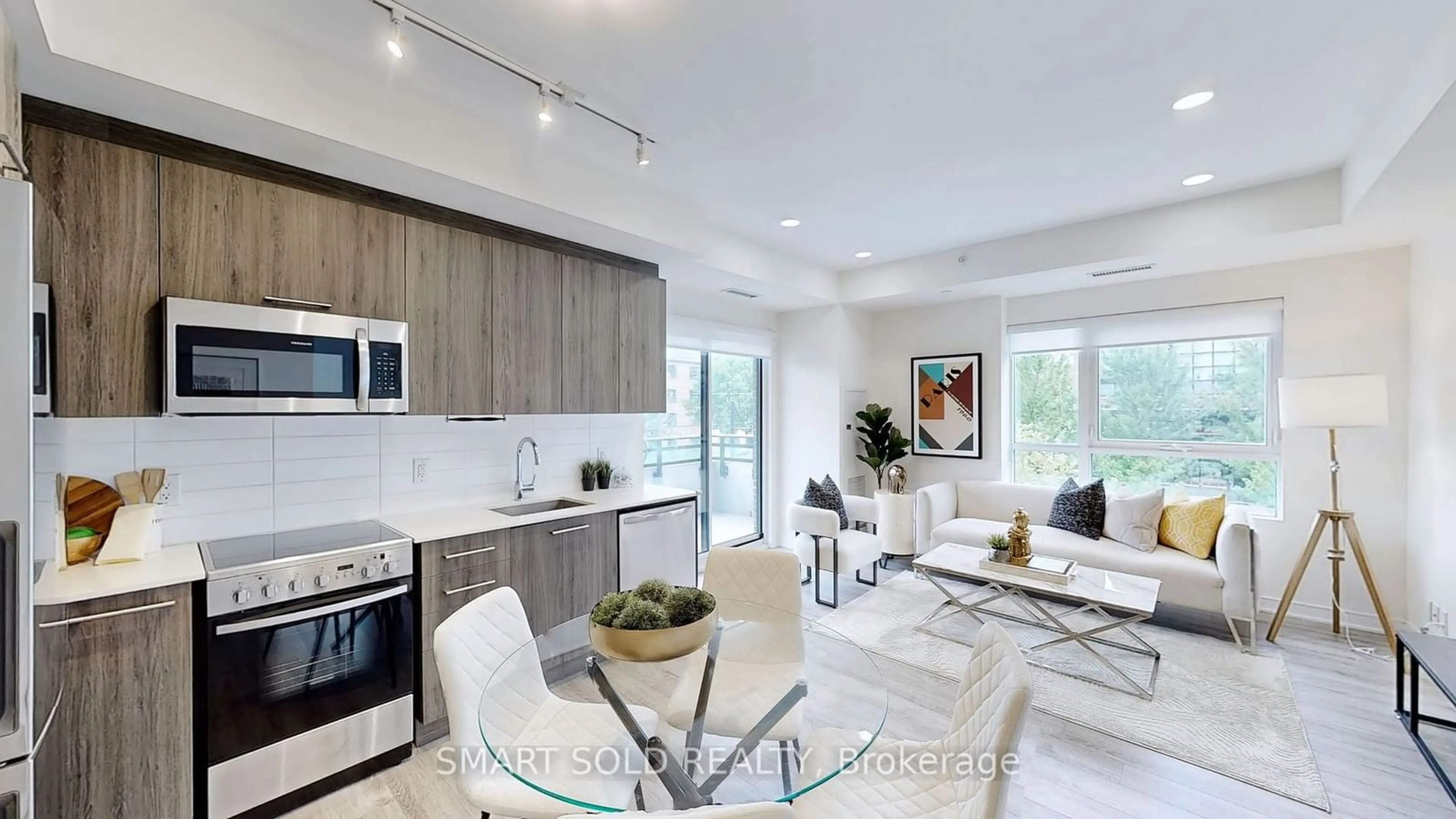 Open concept kitchen for 1 Neighbourhood Lane #214, Toronto Ontario M8Y 0C2