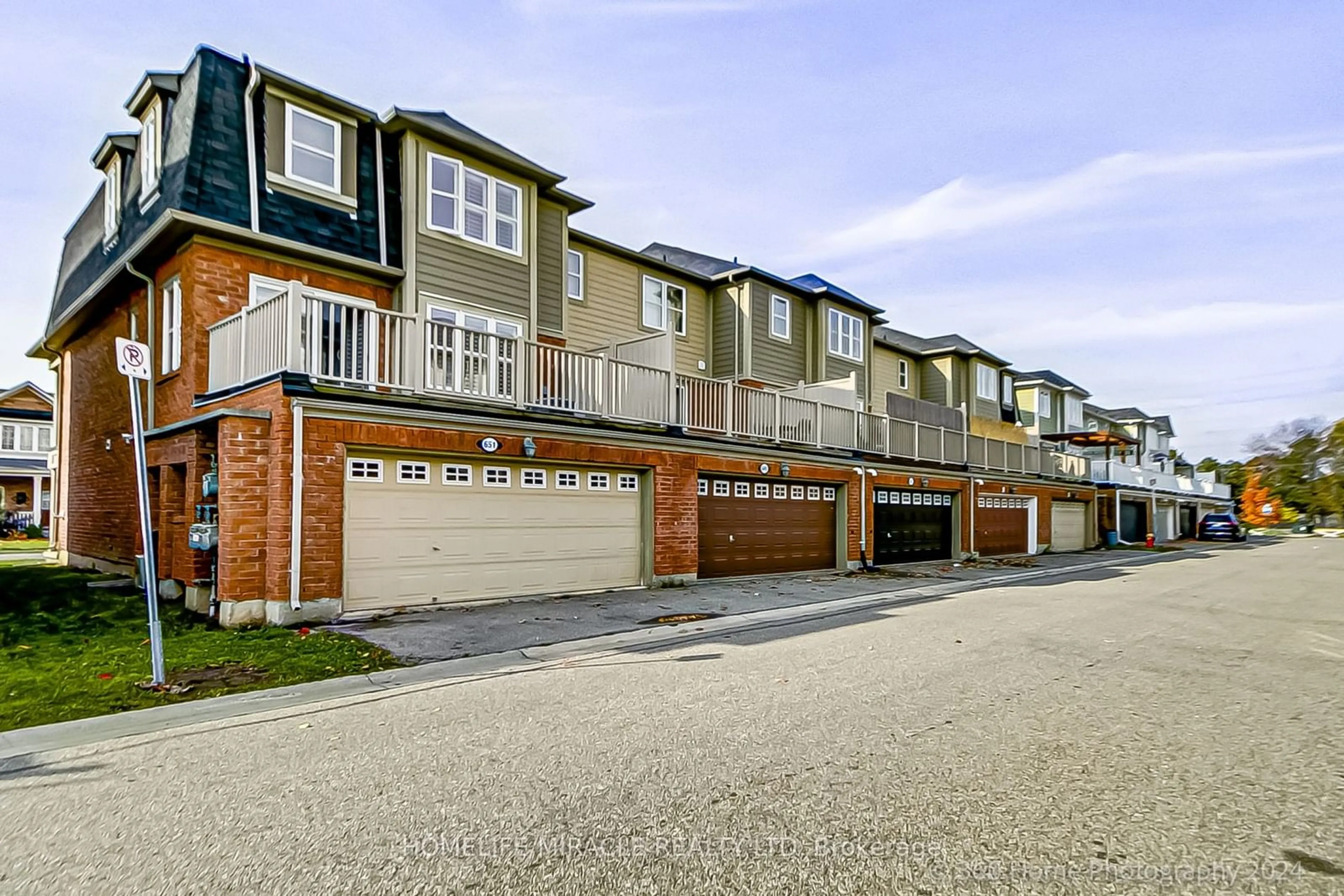 A pic from exterior of the house or condo, the street view for 651 Cargill Path, Milton Ontario L9T 0G3