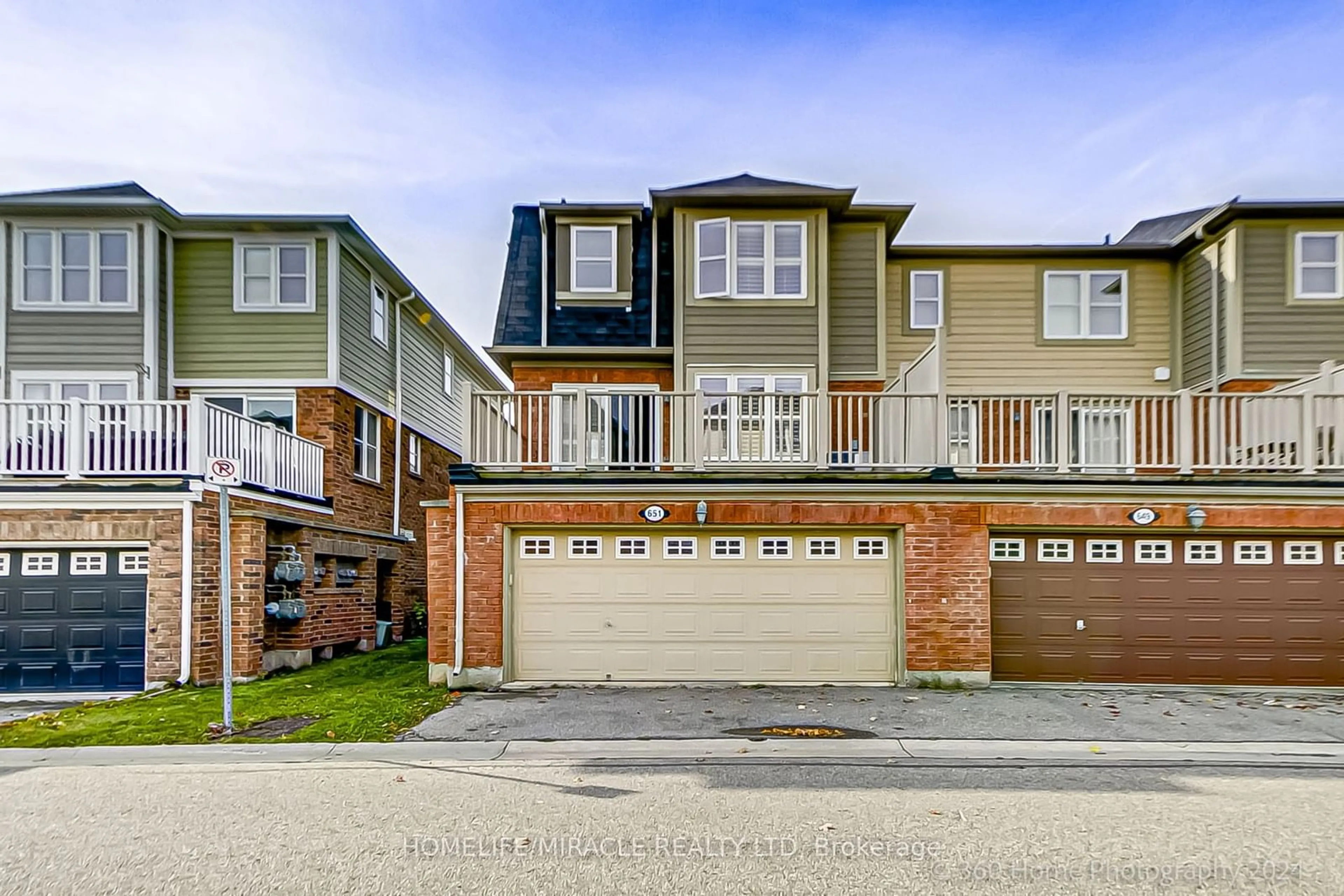 A pic from exterior of the house or condo, the street view for 651 Cargill Path, Milton Ontario L9T 0G3