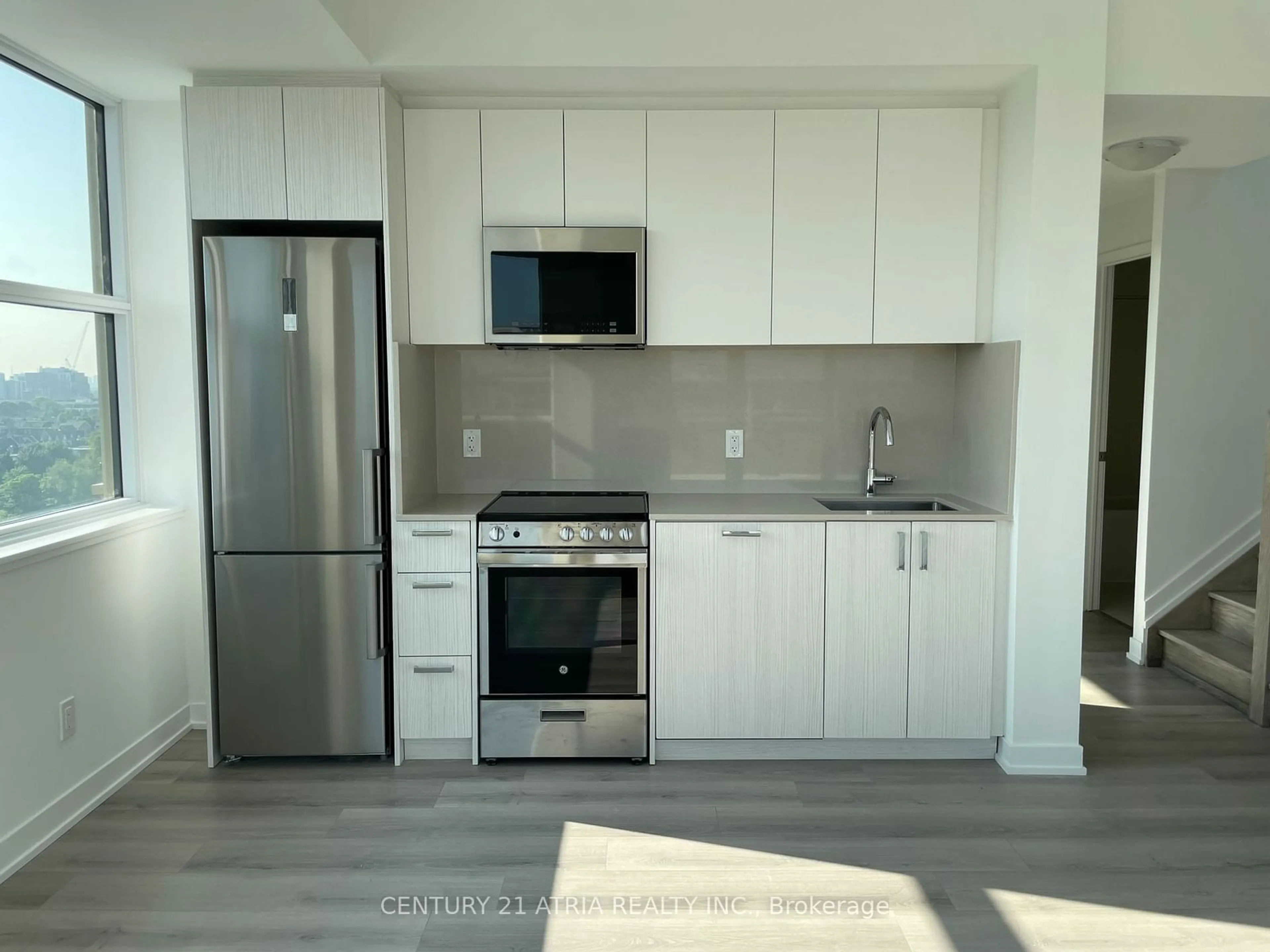 Standard kitchen, wood floors for 1787 St Clair Ave #1012, Toronto Ontario M6N 0B7