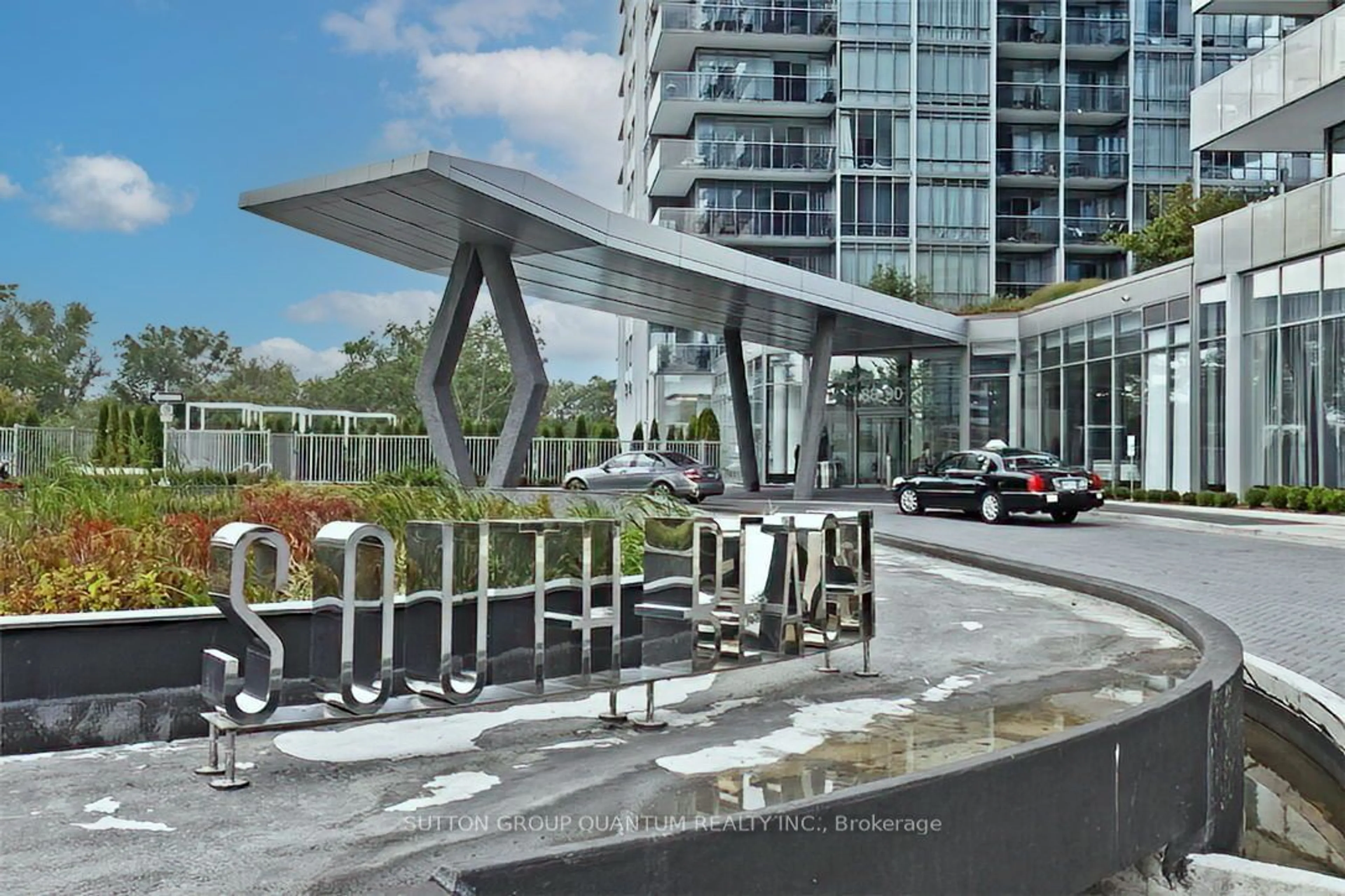 A pic from exterior of the house or condo, the street view for 88 Park Lawn Rd #2106, Toronto Ontario M8Y 0B5