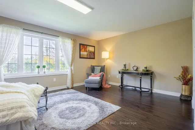 Additional property image - 3333 Mockingbird Common Cres