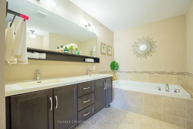 Additional property image - 3333 Mockingbird Common Cres