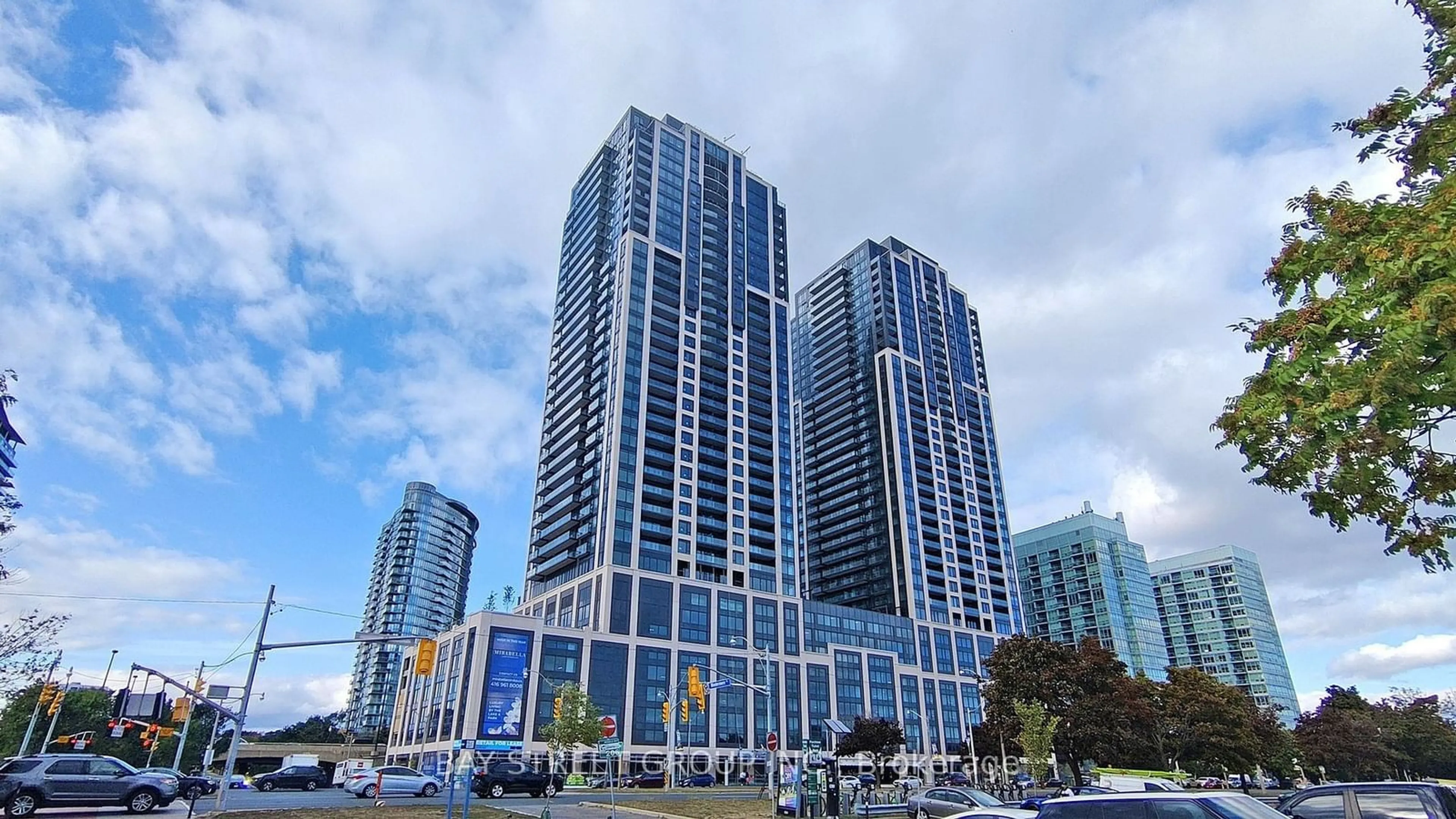 A pic from exterior of the house or condo, the view of city buildings for 1926 Lakeshore Blvd #1809, Toronto Ontario M5S 0B1