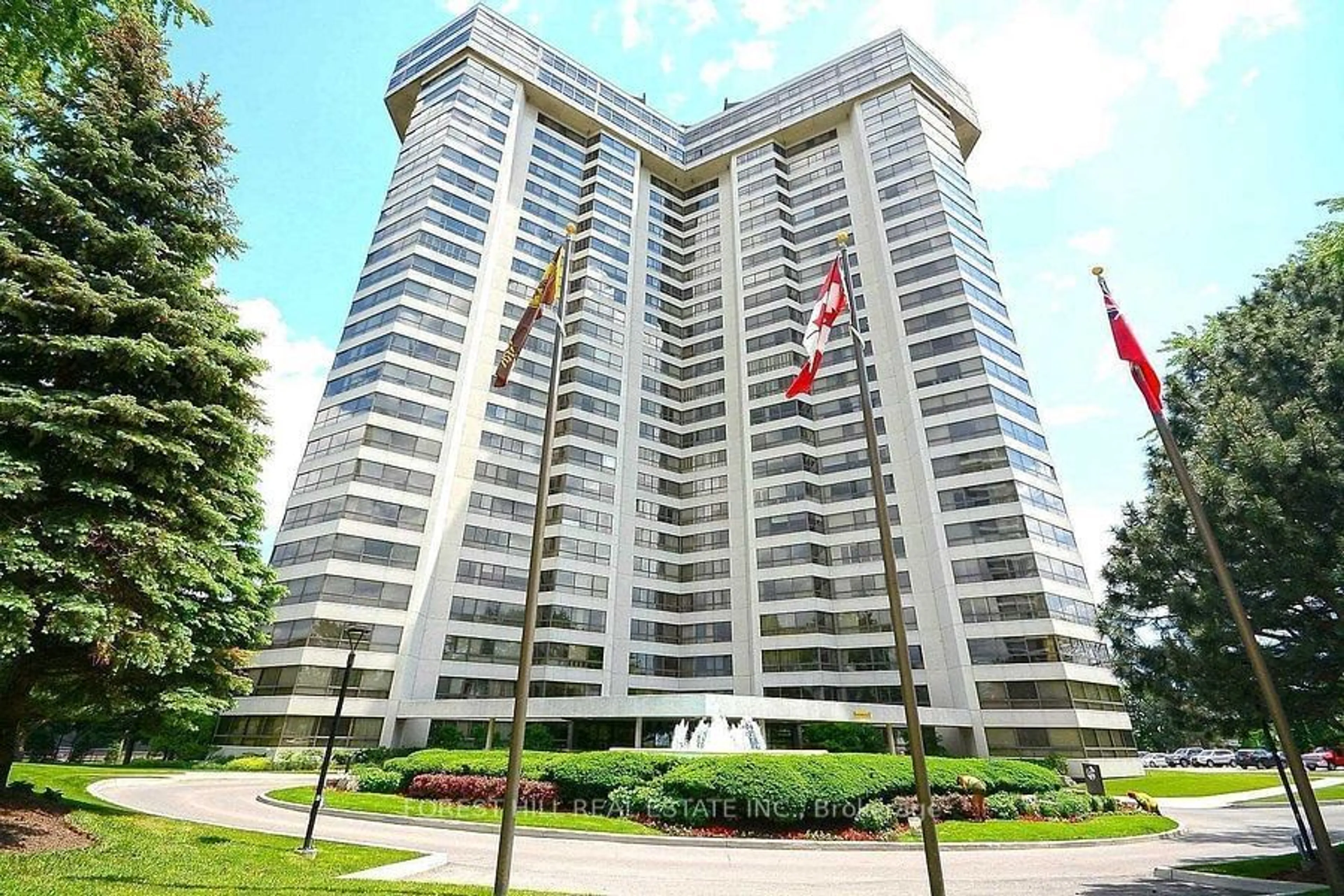 A pic from exterior of the house or condo, the front or back of building for 1300 Bloor St #2003, Mississauga Ontario L4Y 3Z2