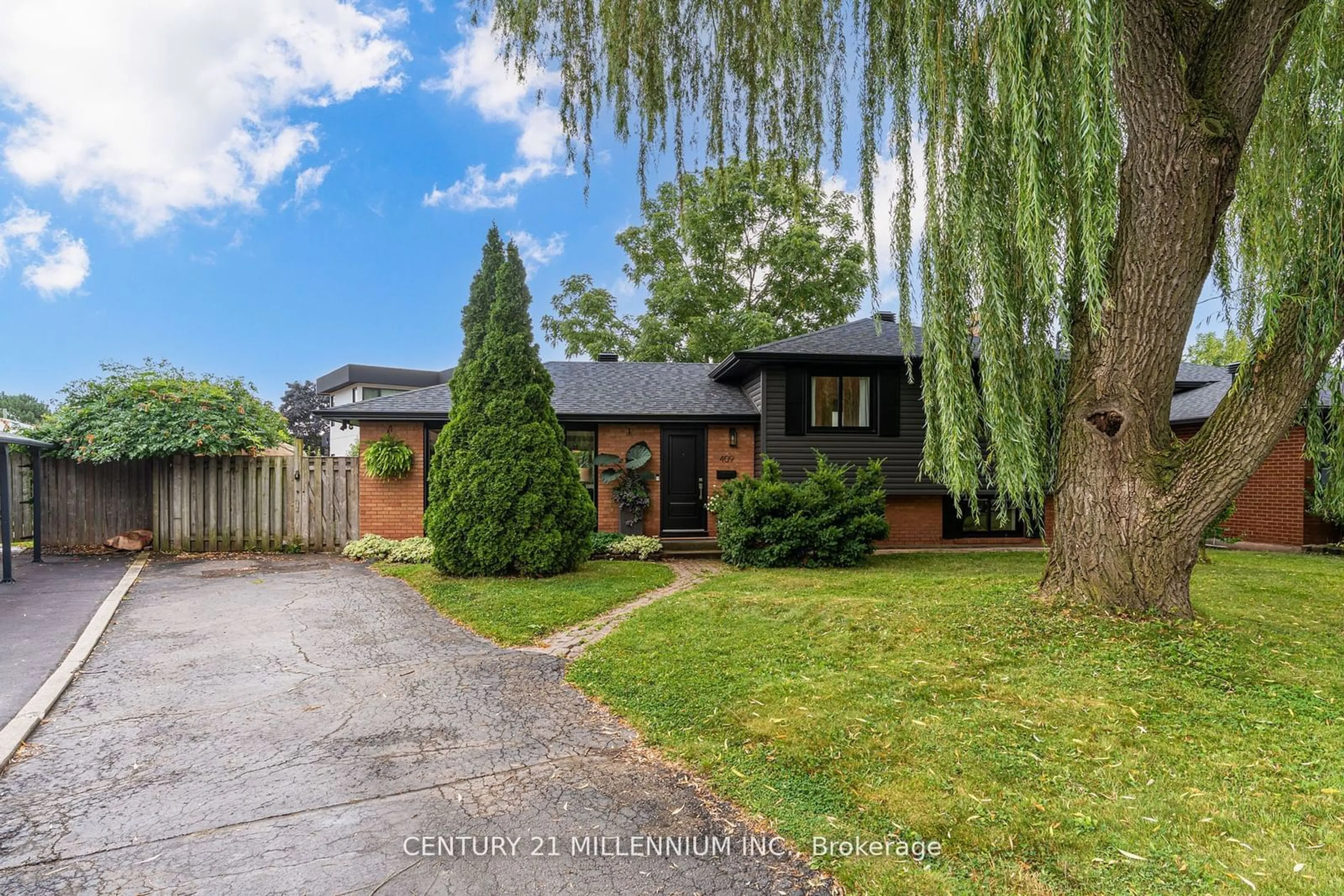 Frontside or backside of a home, cottage for 409 Scarsdale Cres, Oakville Ontario L6L 3W6