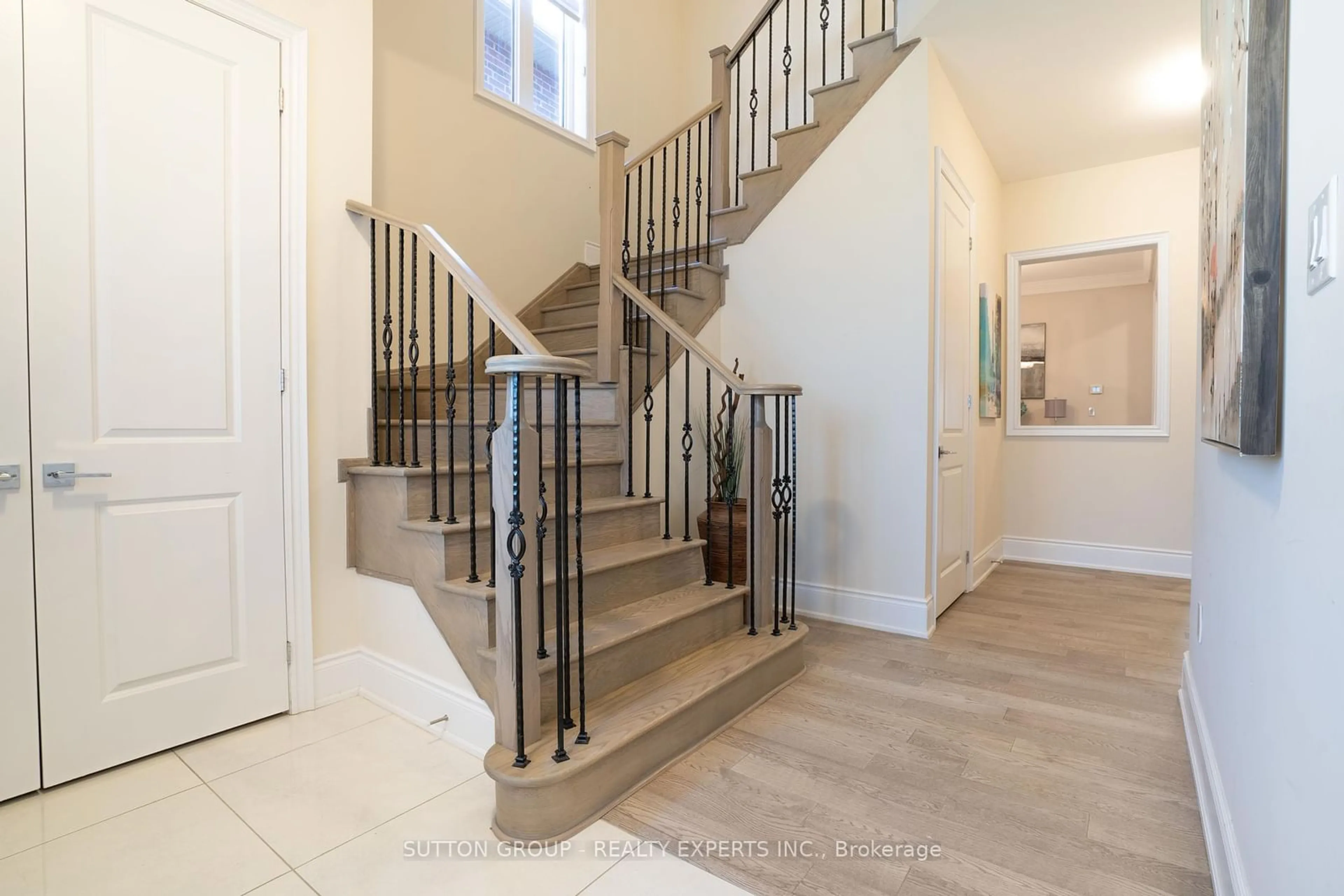 Stairs for 15172 Danby Rd, Halton Hills Ontario L7G 0H6