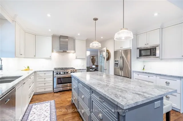 Additional property image - 4306 Lakeshore Rd