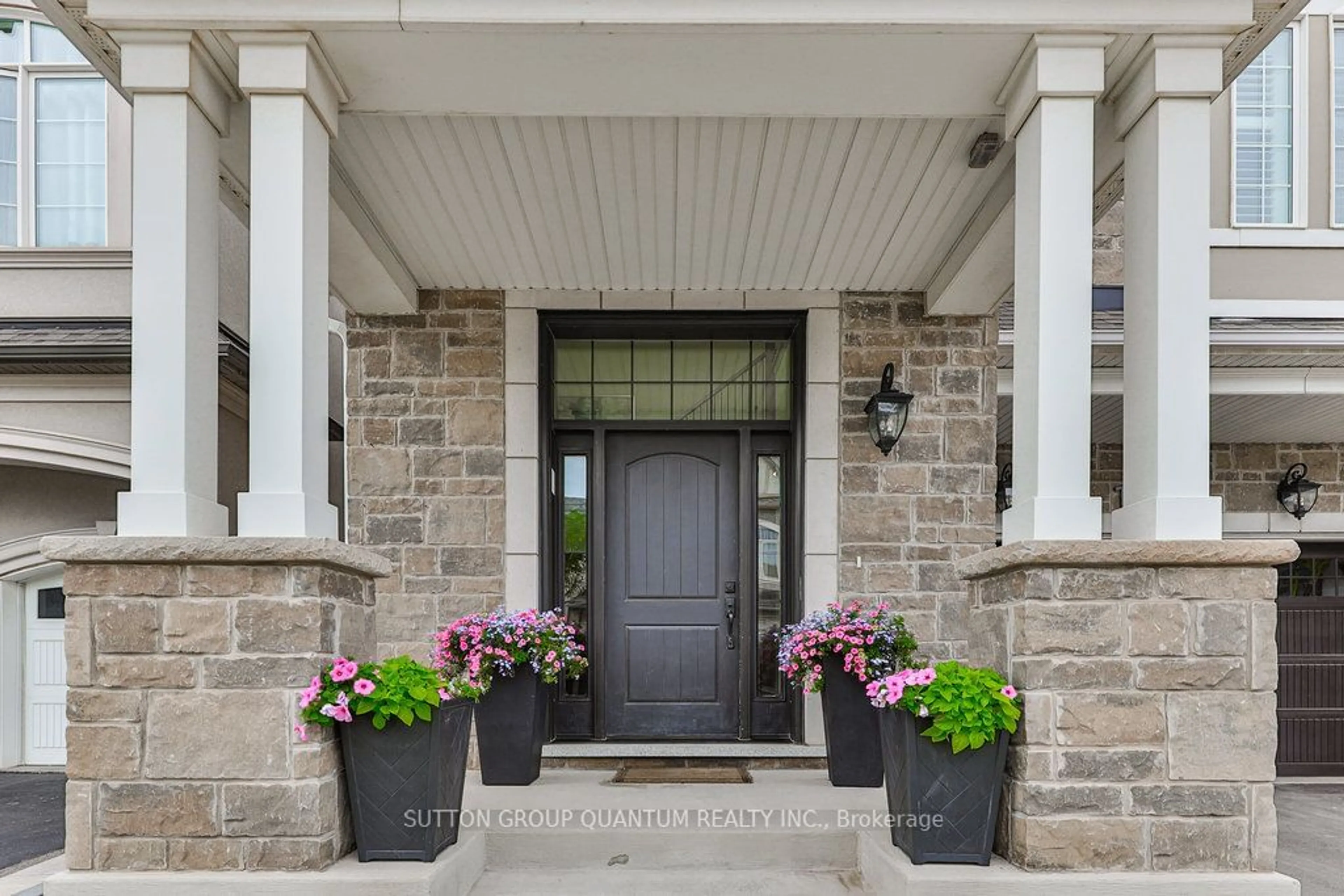 Indoor entryway, wood floors for 104 Bowbeer Rd, Oakville Ontario L6H 0Y5