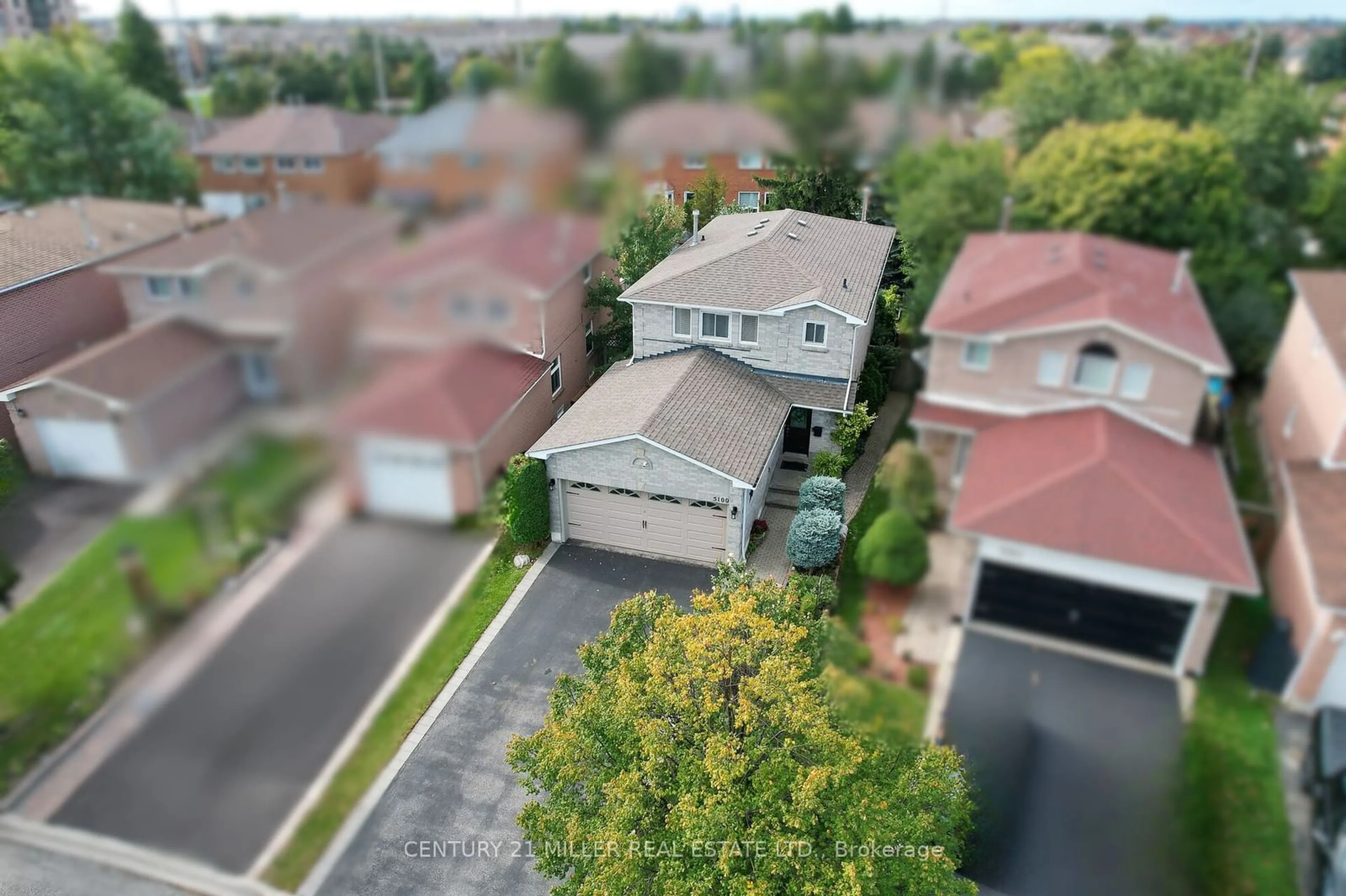 Frontside or backside of a home, the street view for 5100 Sunray Dr, Mississauga Ontario L5R 2V2