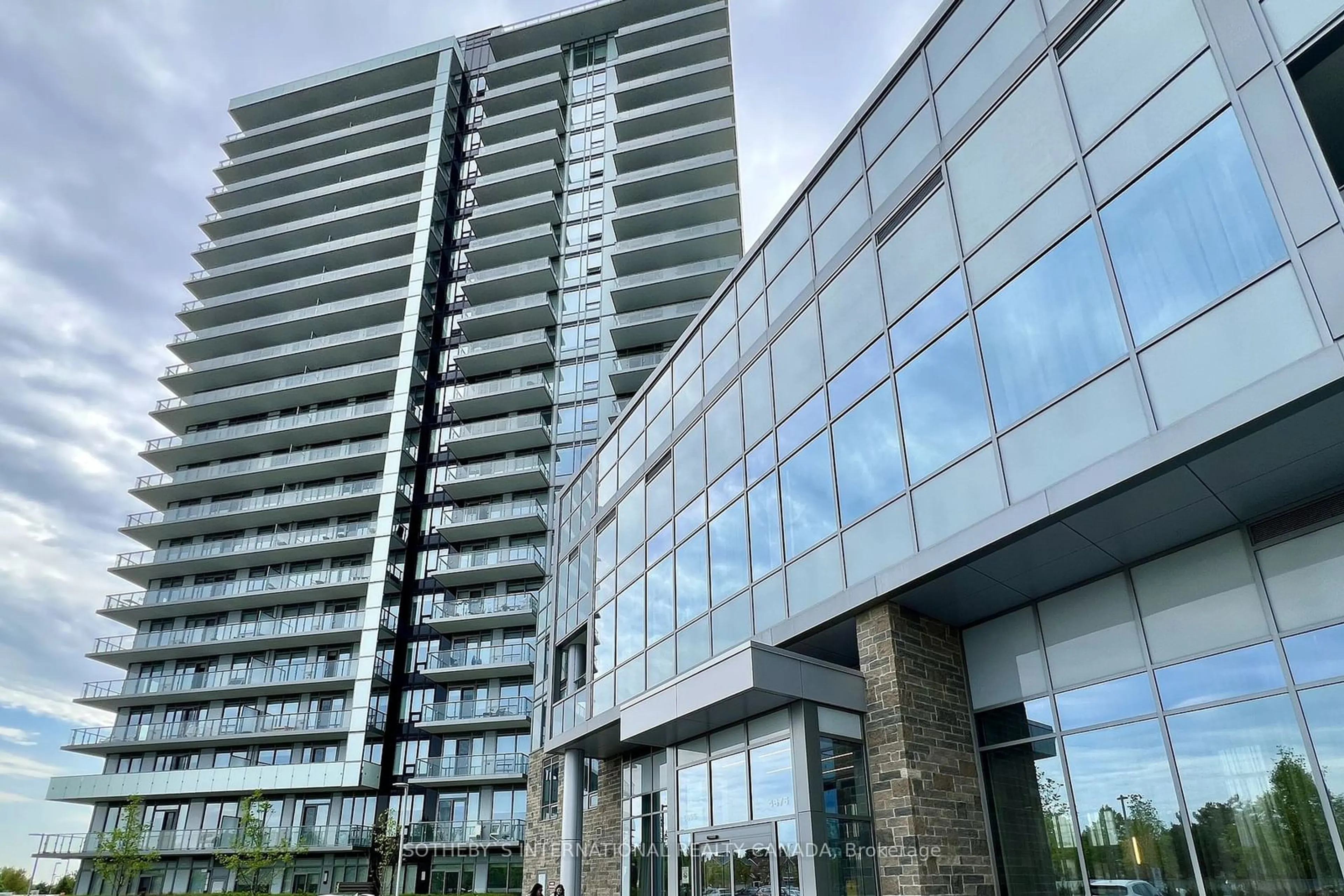 A pic from exterior of the house or condo, the front or back of building for 4655 Metcalfe Ave #803B, Mississauga Ontario L5M 0Z7