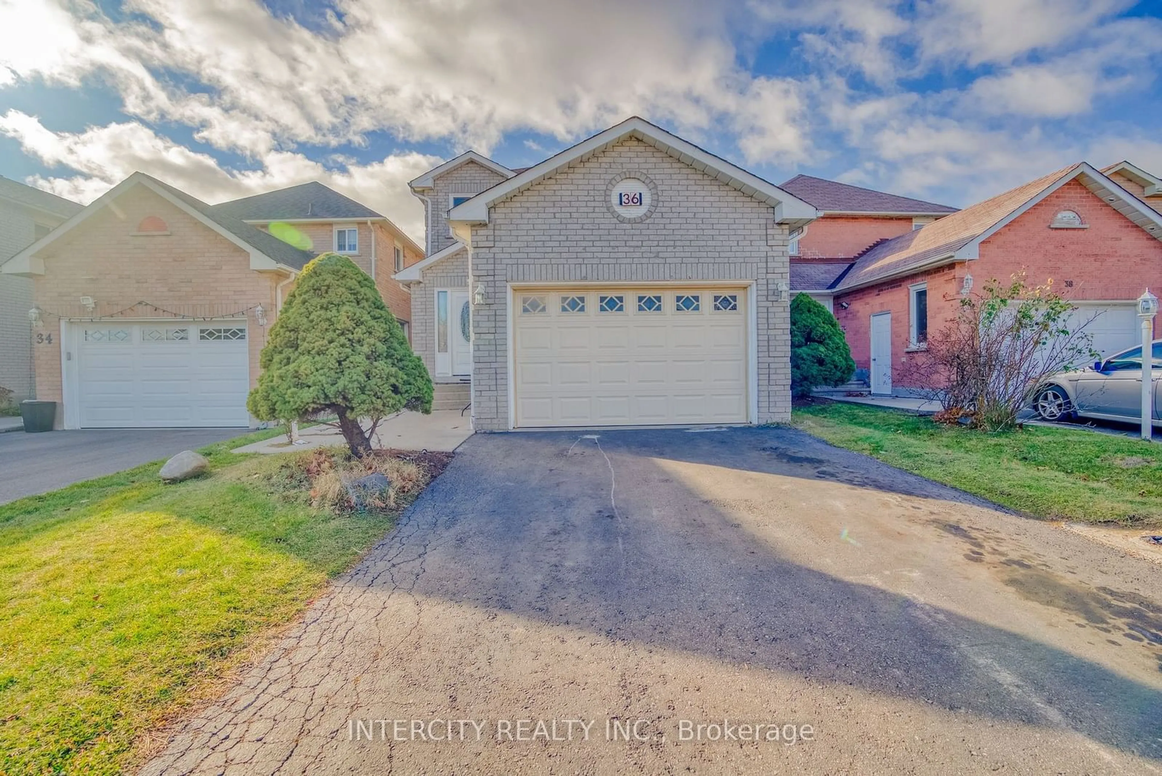 A pic from exterior of the house or condo, the street view for 36 Merganser Cres, Brampton Ontario L6W 4E7