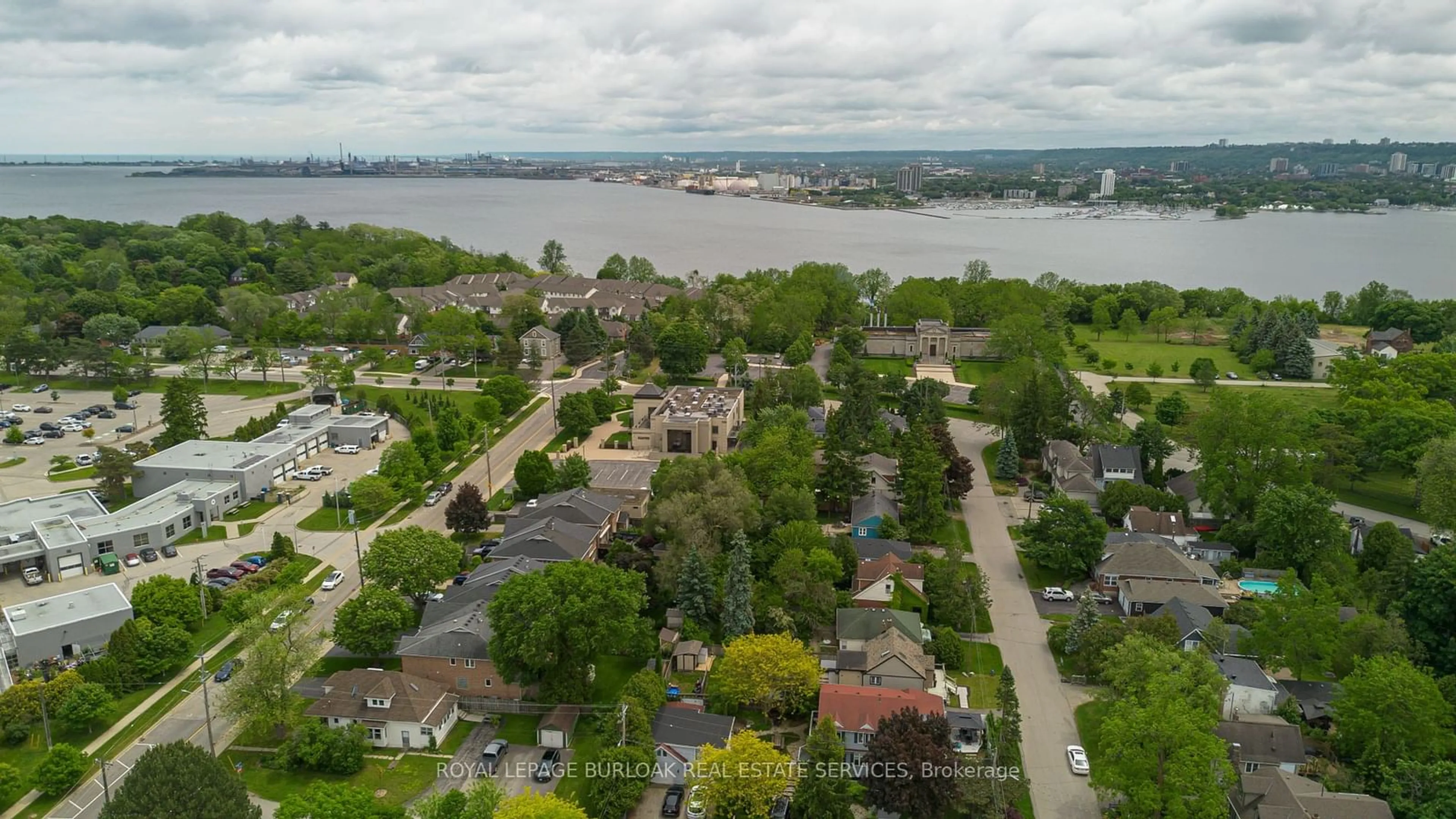 A pic from exterior of the house or condo, the street view for 1041 Plains View Ave, Burlington Ontario L7T 1V4