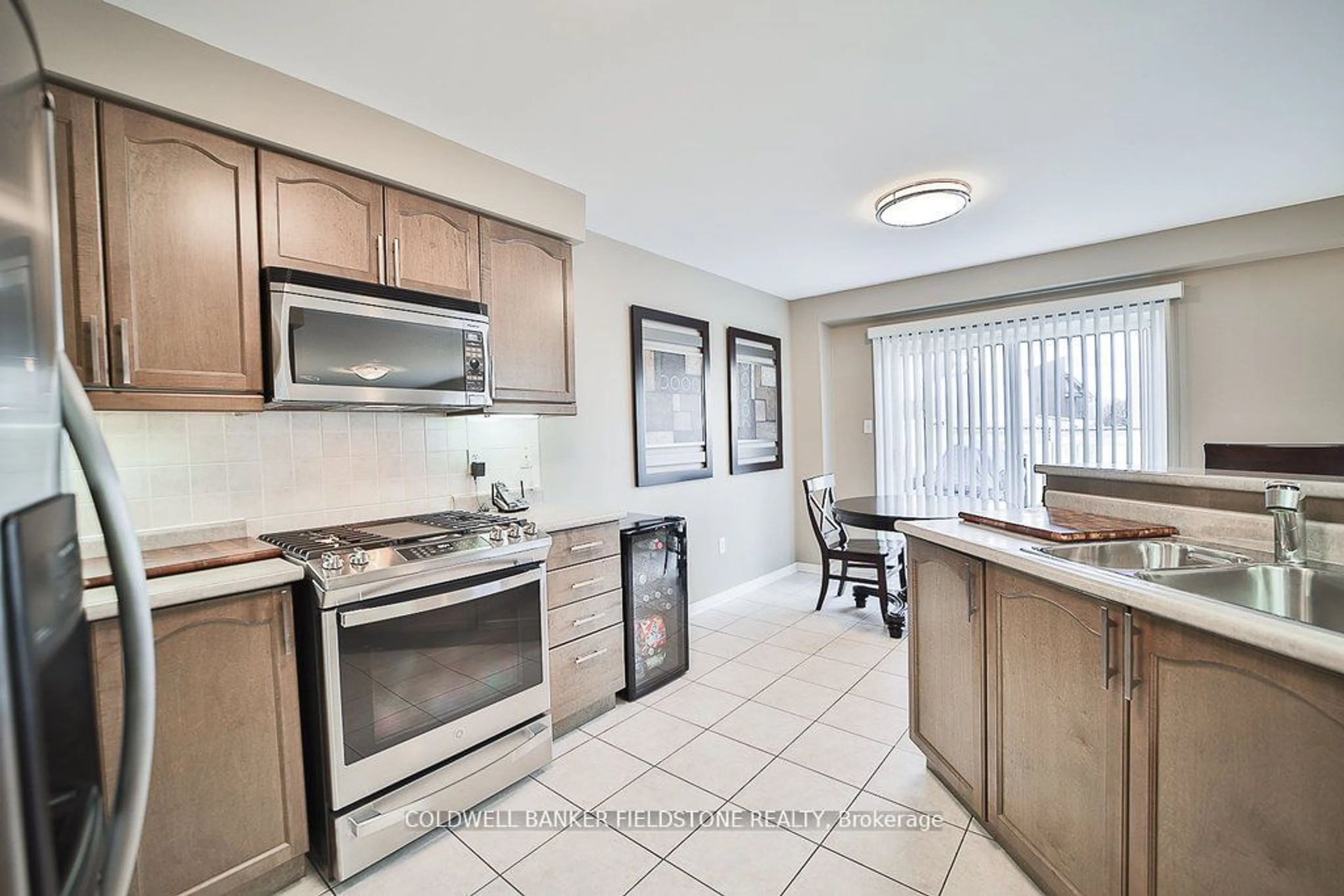 Standard kitchen, ceramic floors, cottage for 363 Edenbrook Hill Dr, Brampton Ontario L7A 2N4