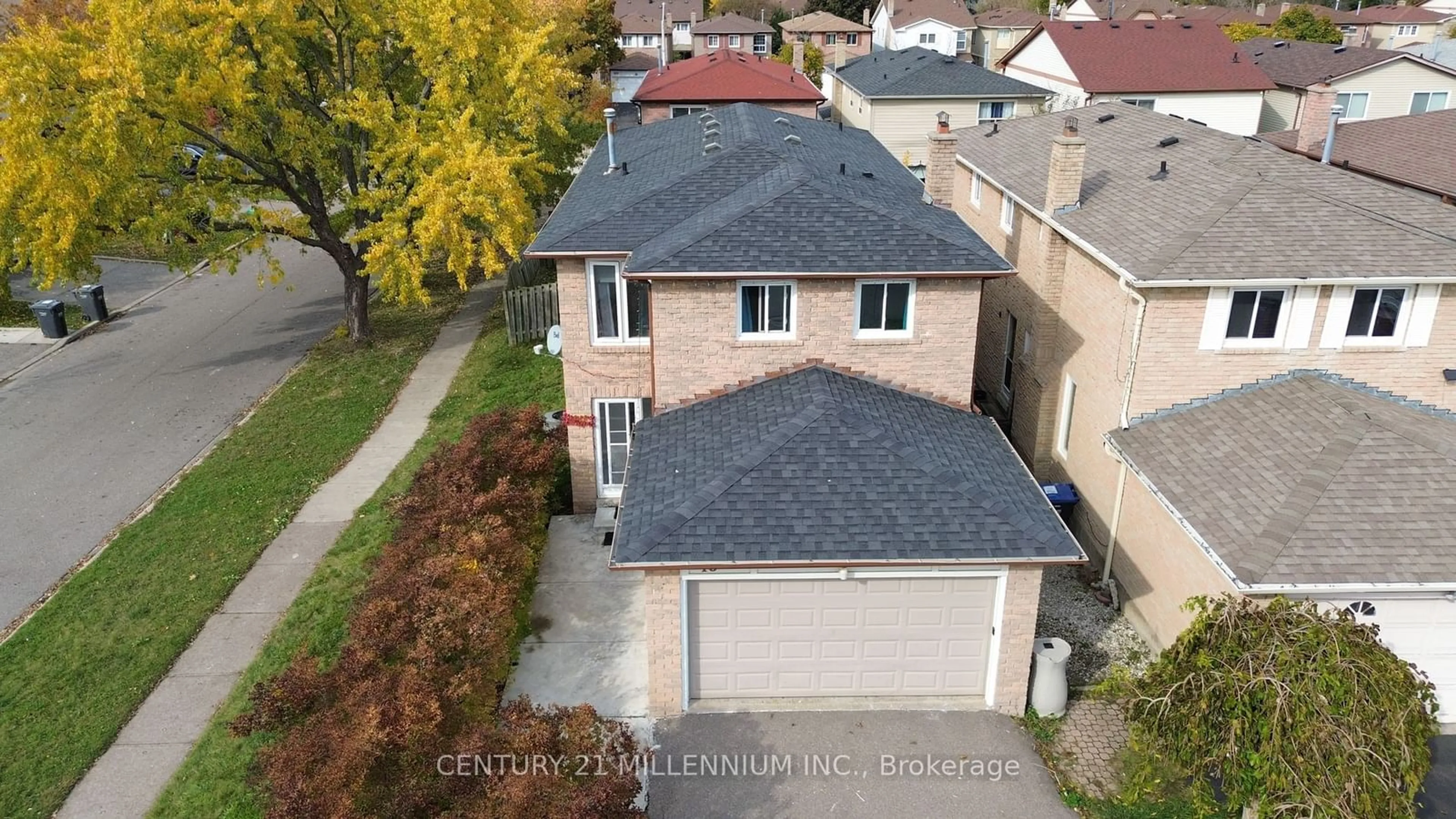 Frontside or backside of a home, the street view for 43 Dafoe Cres, Brampton Ontario L6Y 2L1