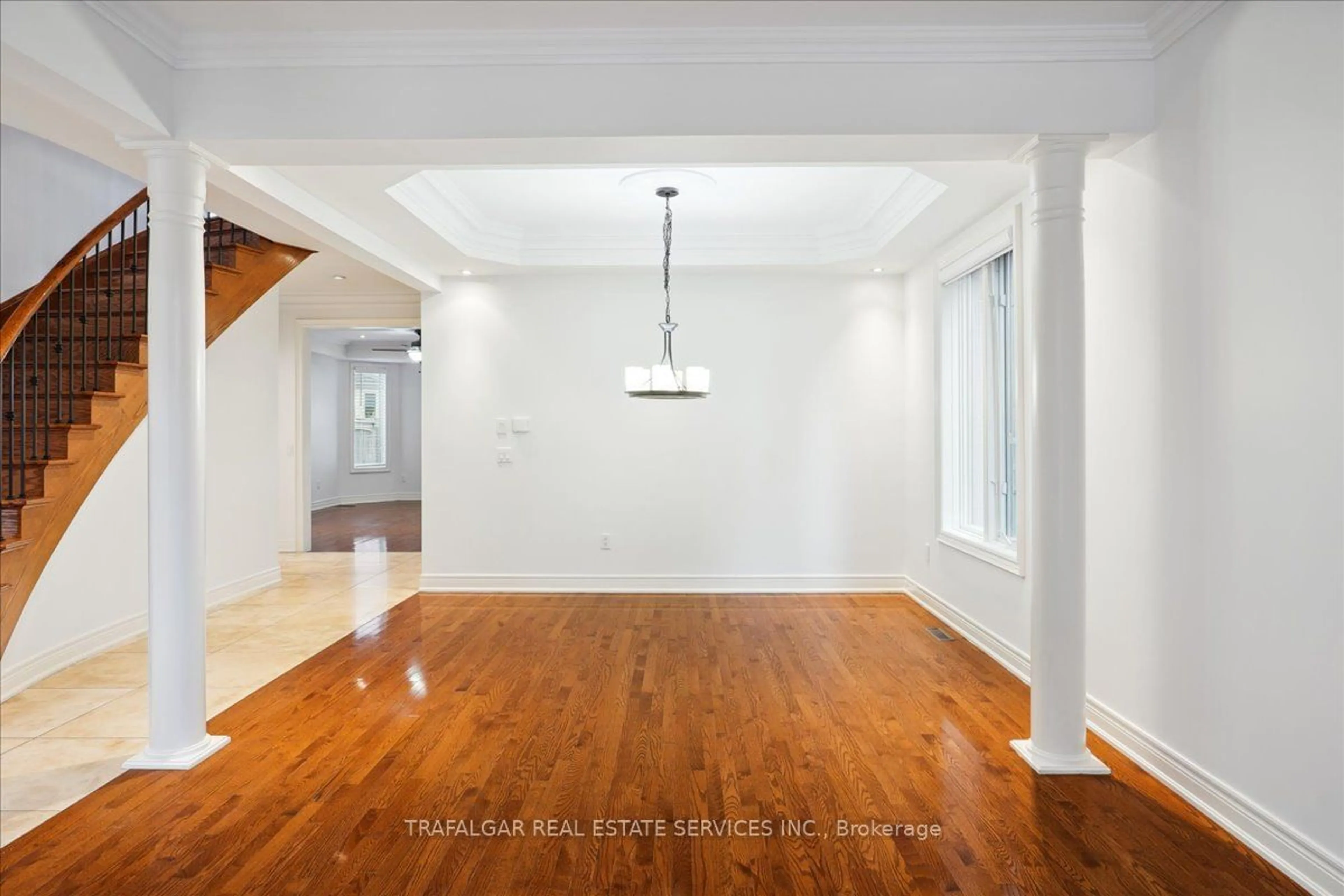 Indoor foyer, wood floors for 2379 Rock Point Dr, Oakville Ontario L6H 7V3