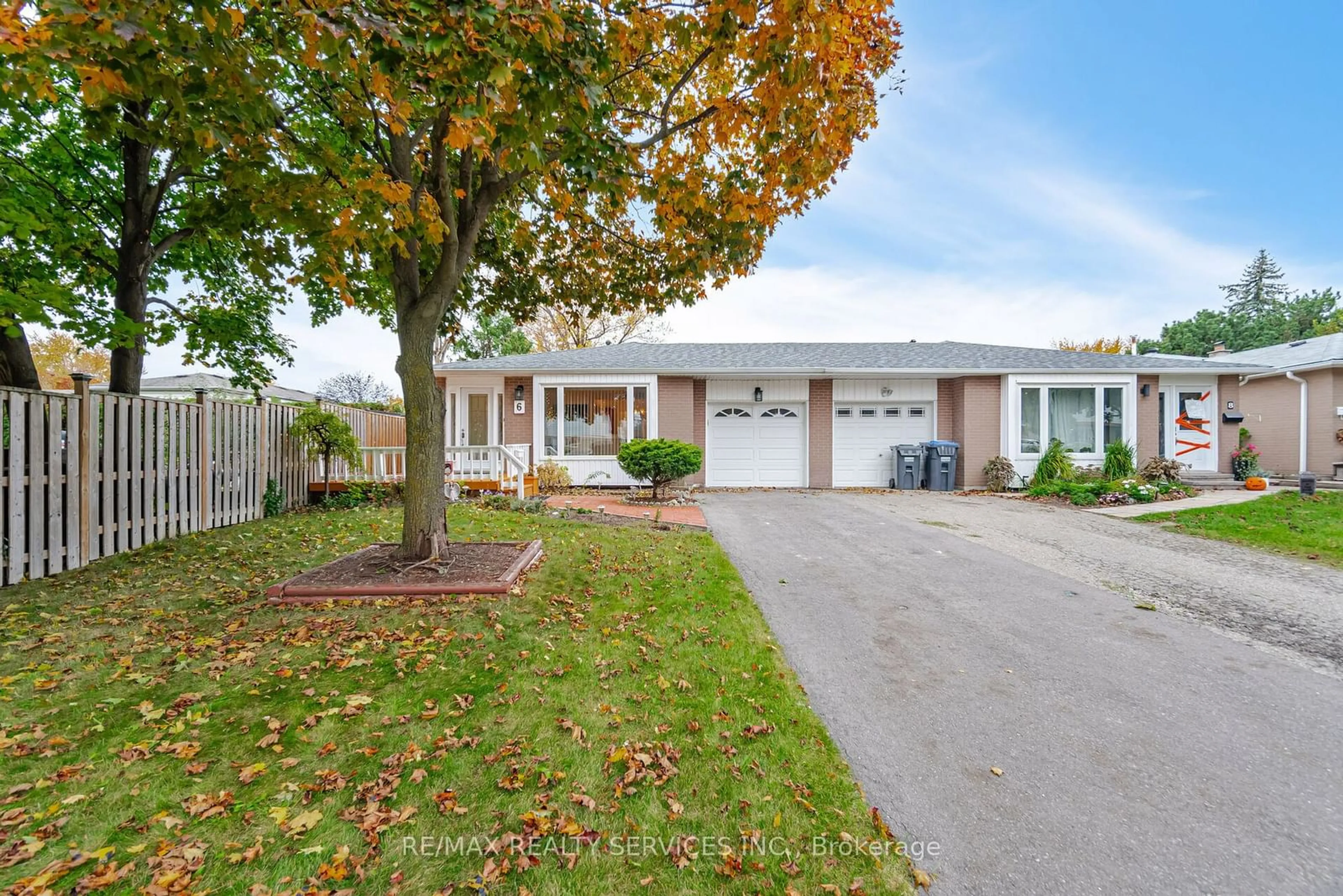 A pic from exterior of the house or condo, the street view for 6 Glenmore Cres, Brampton Ontario L6S 1H8