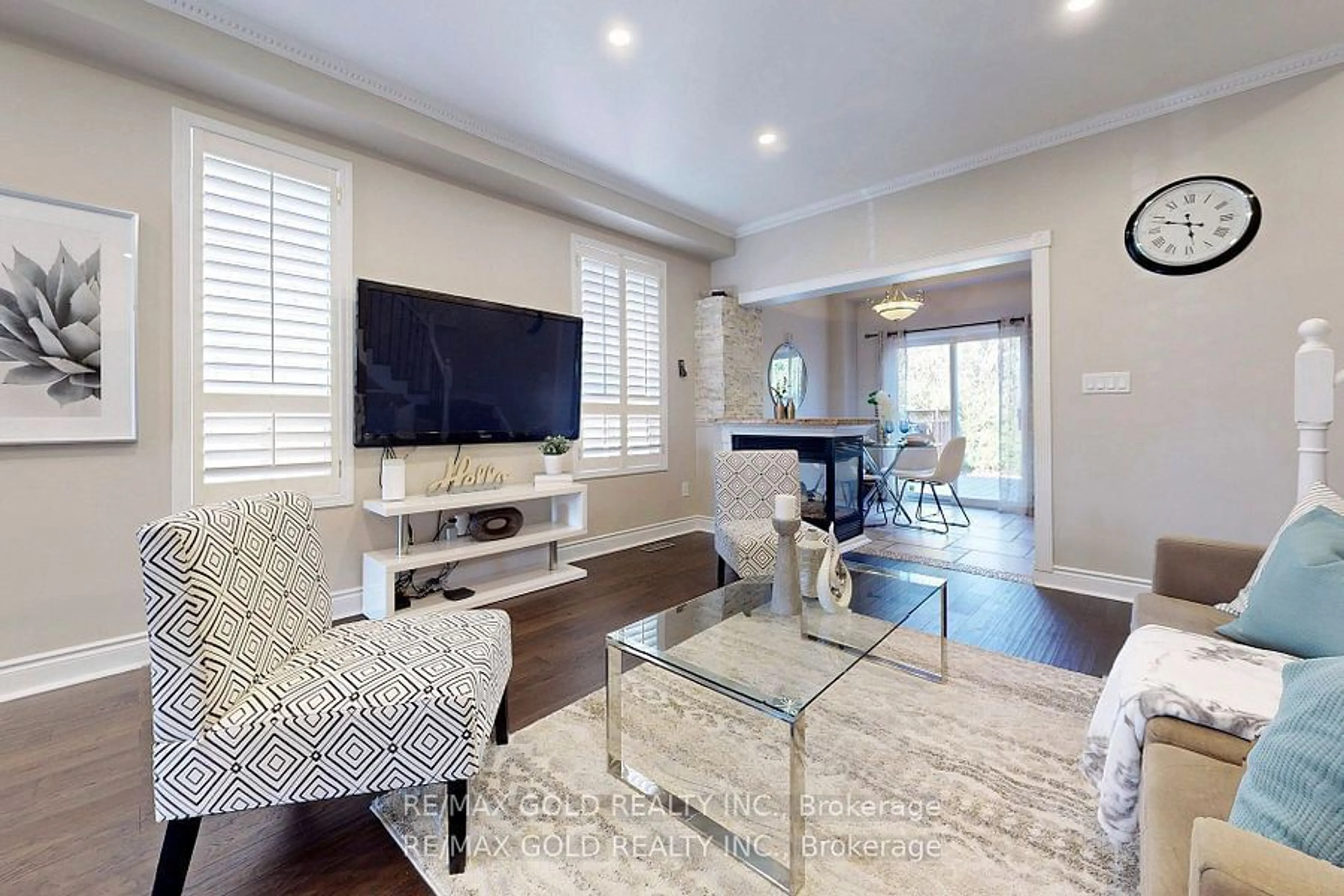 Living room, wood floors for 41 Brookstone Crt, Caledon Ontario L7C 1C8