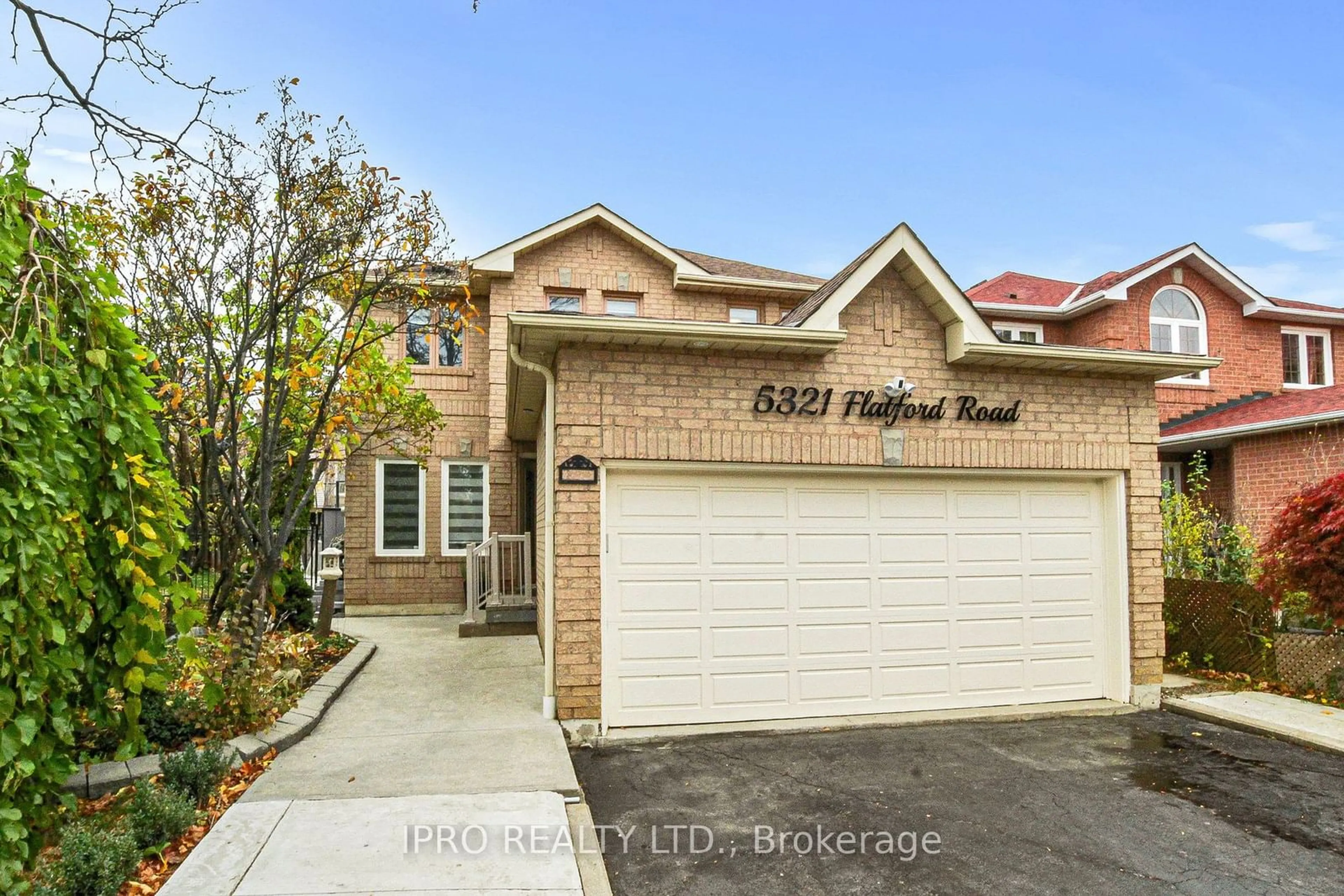 A pic from exterior of the house or condo, the street view for 5321 Flatford Rd, Mississauga Ontario L5V 1P3