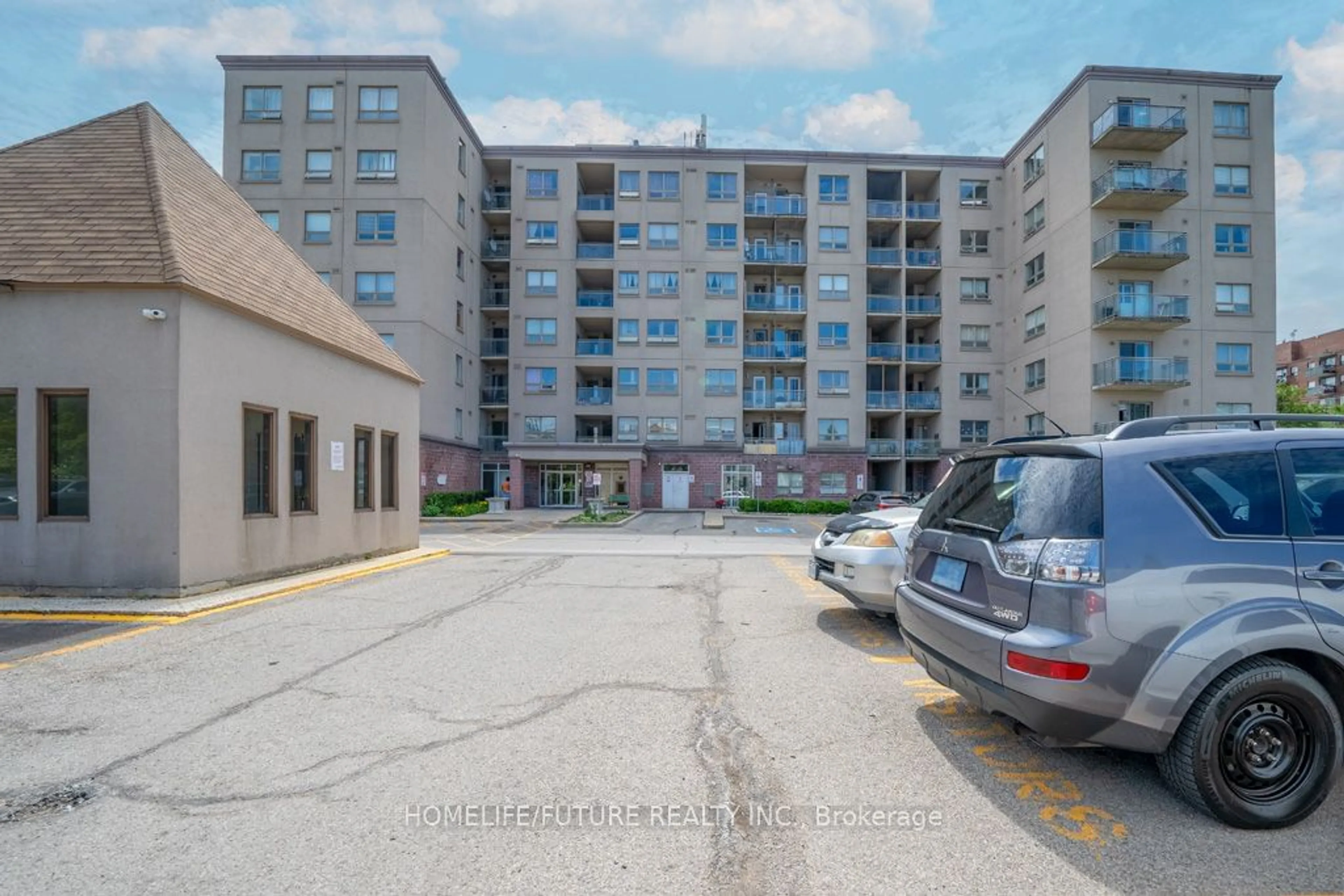 A pic from exterior of the house or condo, the front or back of building for 7405 Goreway Dr #103, Mississauga Ontario L4T 0A3