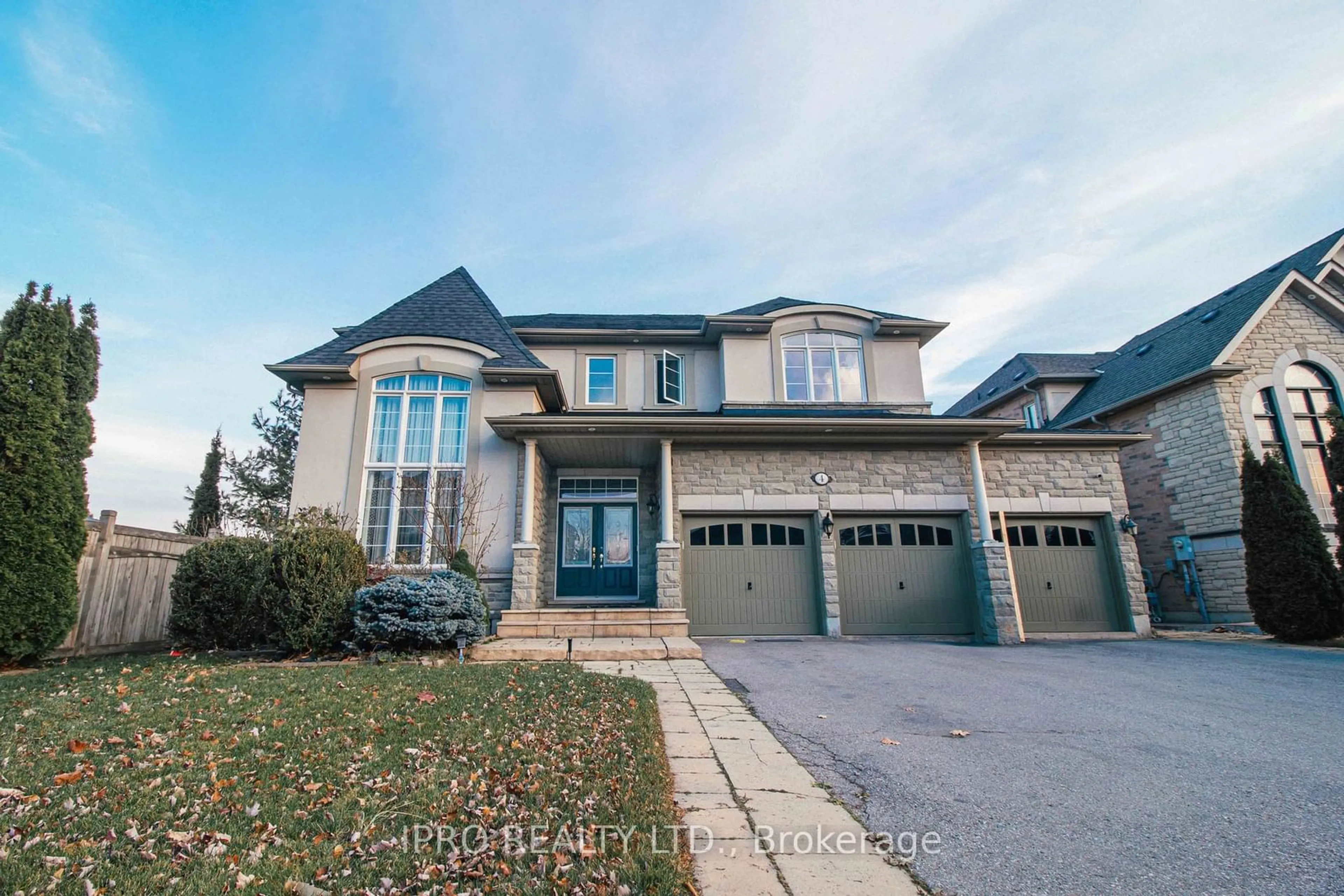 Frontside or backside of a home, the street view for 4 Quatro Cres, Brampton Ontario L6P 2T4