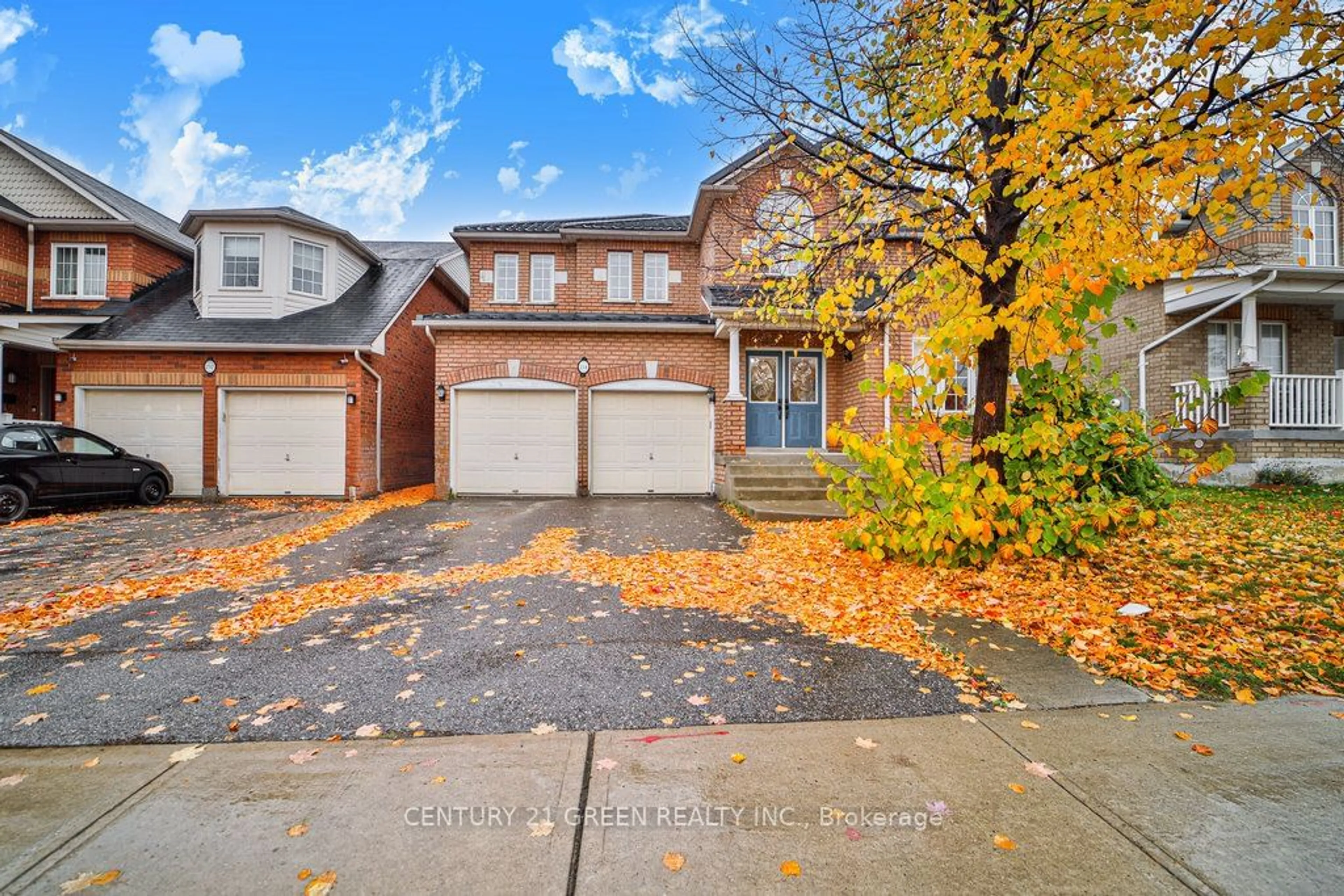 A pic from exterior of the house or condo, the street view for 254 Edenbrook Hill Dr, Brampton Ontario L7A 2W4