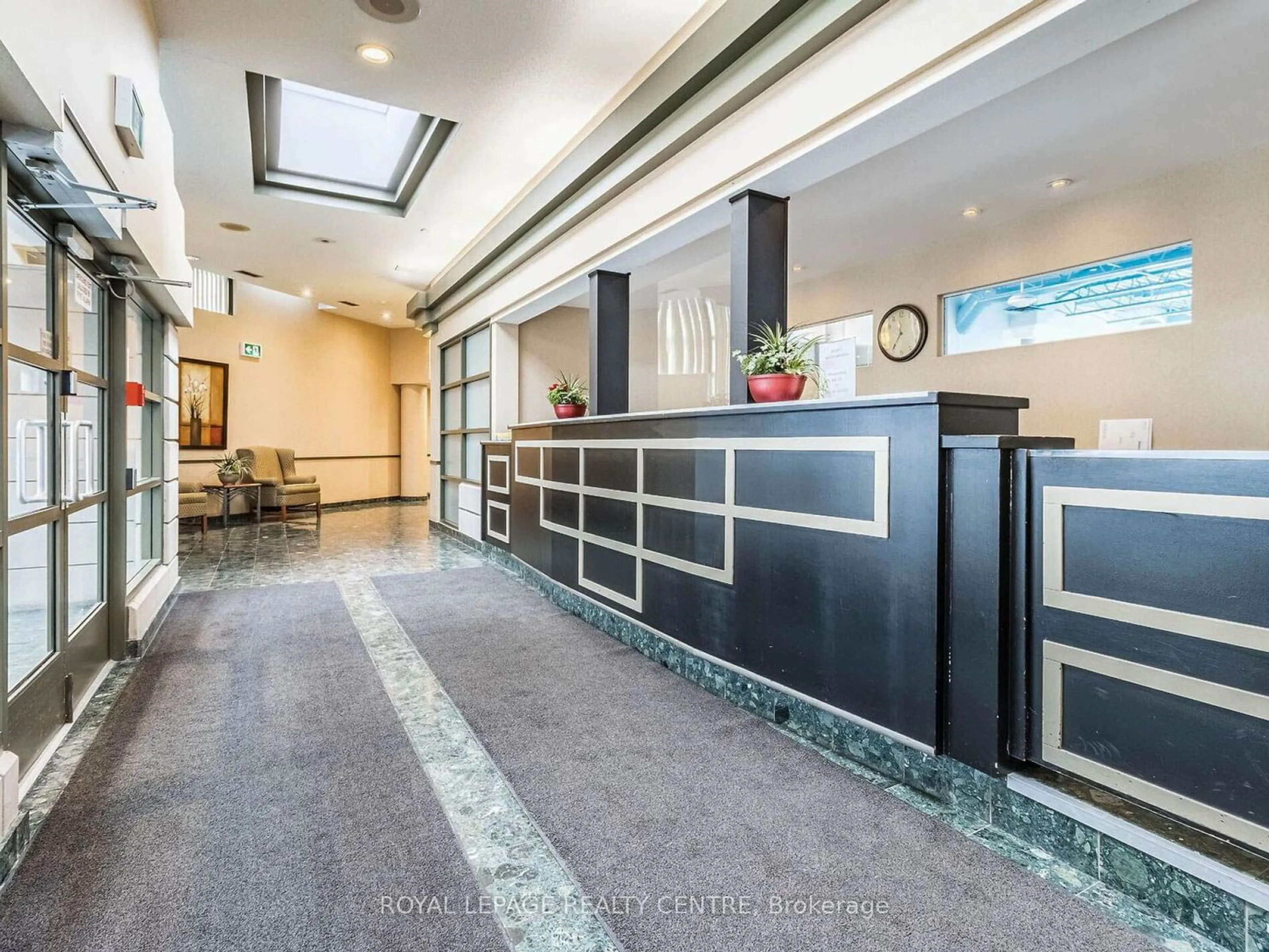 Indoor lobby, ceramic floors for 4185 Shipp Dr #1117, Mississauga Ontario L4Z 2Y8