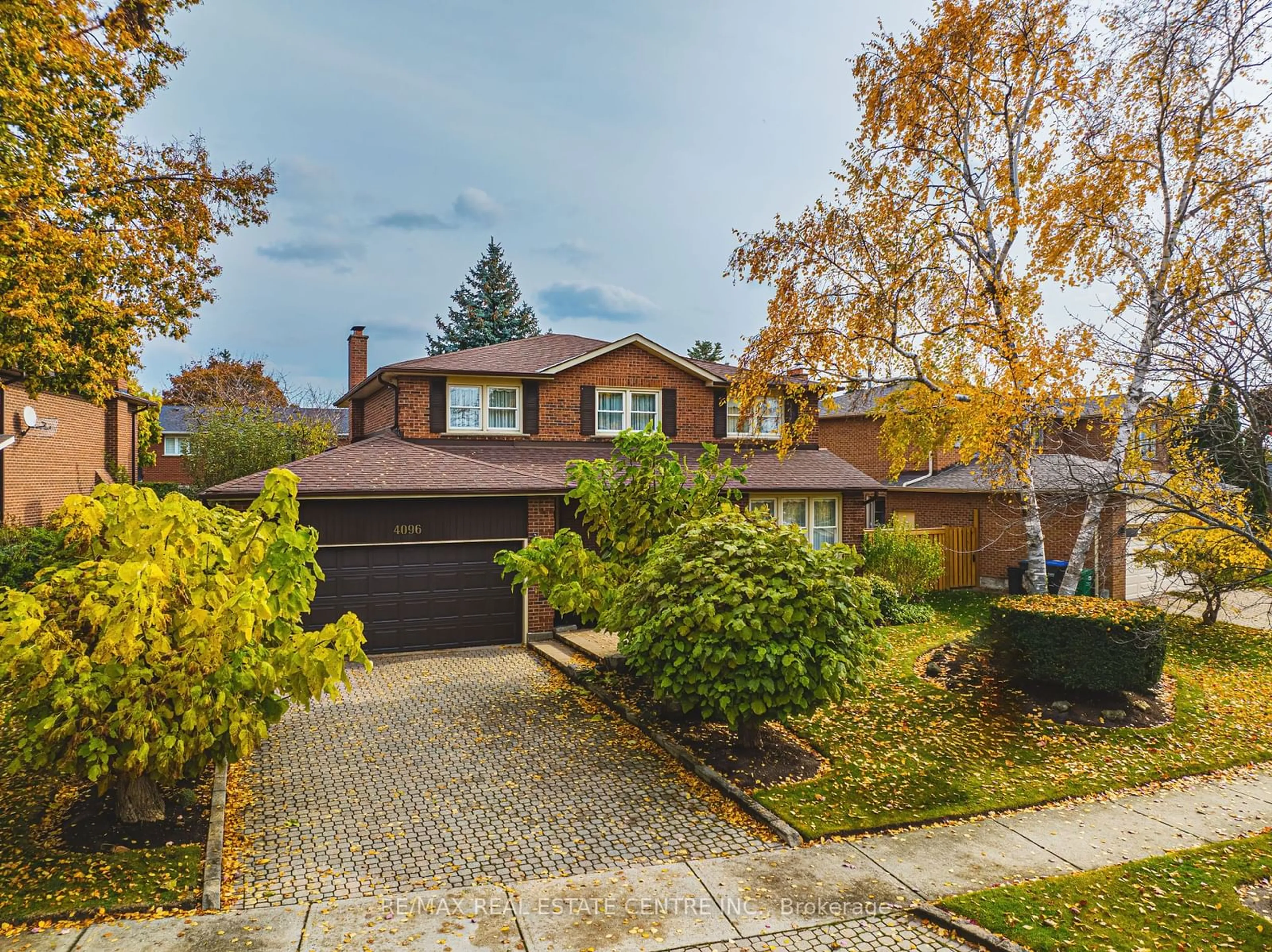 Frontside or backside of a home, the street view for 4096 Claypine Rise, Mississauga Ontario L4W 3S2