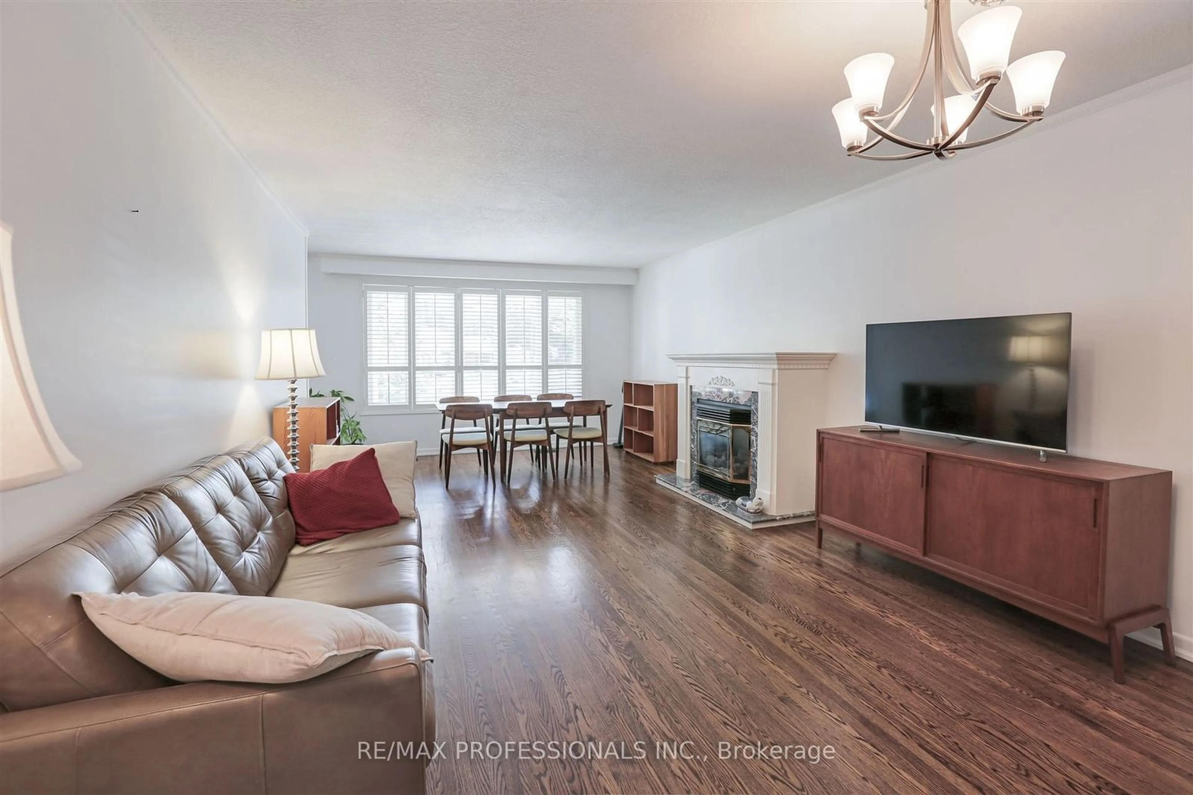 Living room, wood floors for 32 Cedarcrest Dr, Toronto Ontario M9A 2V6