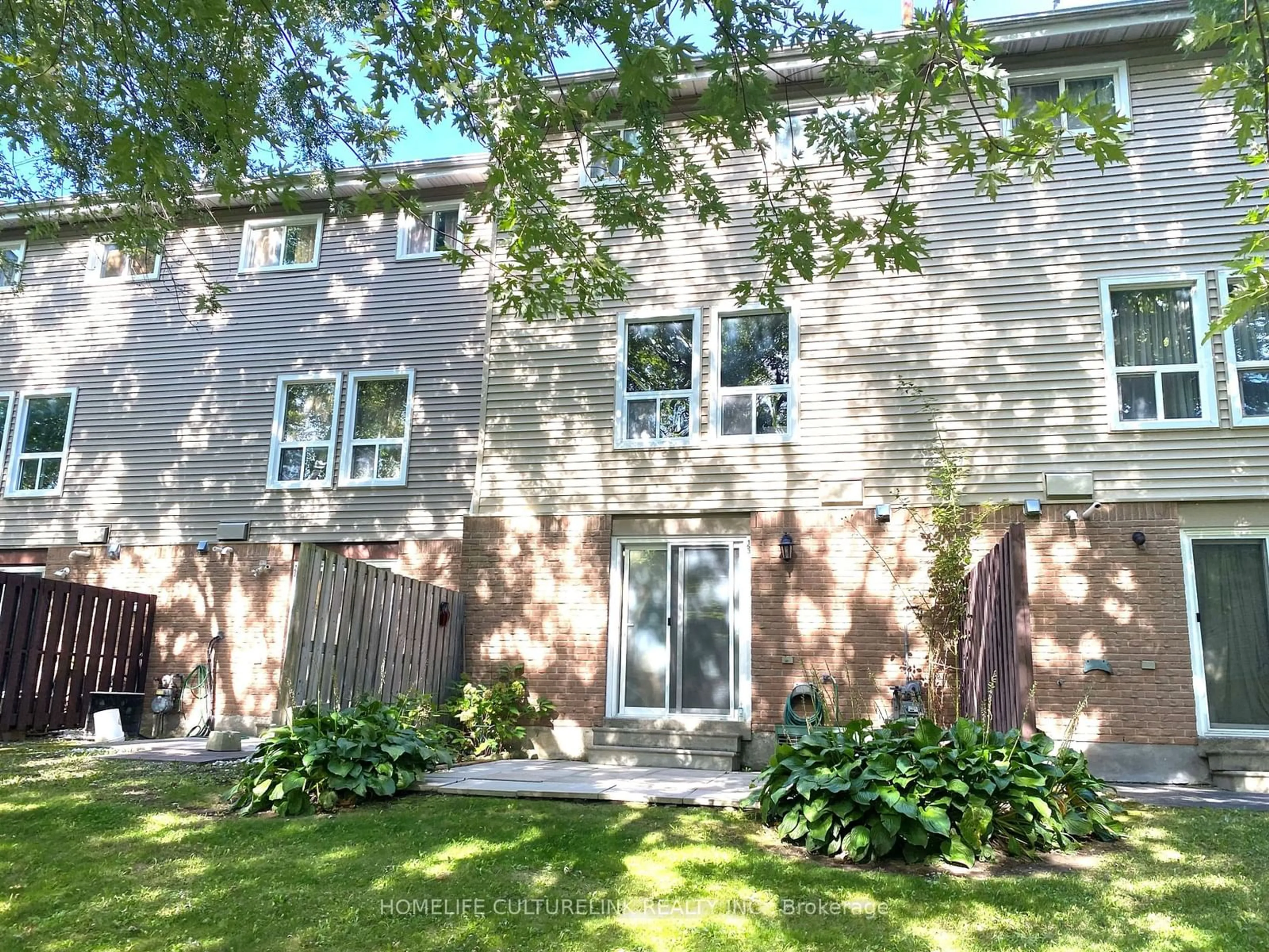 A pic from exterior of the house or condo, cottage for 153 Enderby Cres, Brampton Ontario L6T 4C7