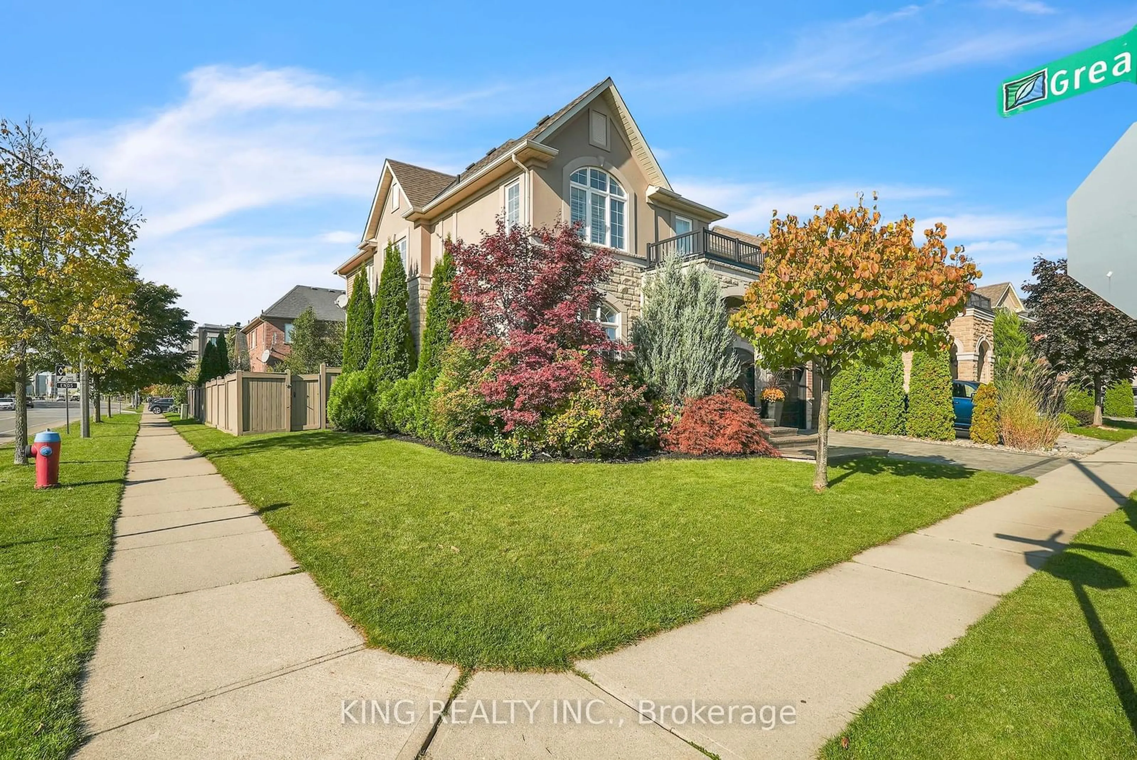 Frontside or backside of a home, the street view for 251 Beechtree Cres, Oakville Ontario L6L 0A5