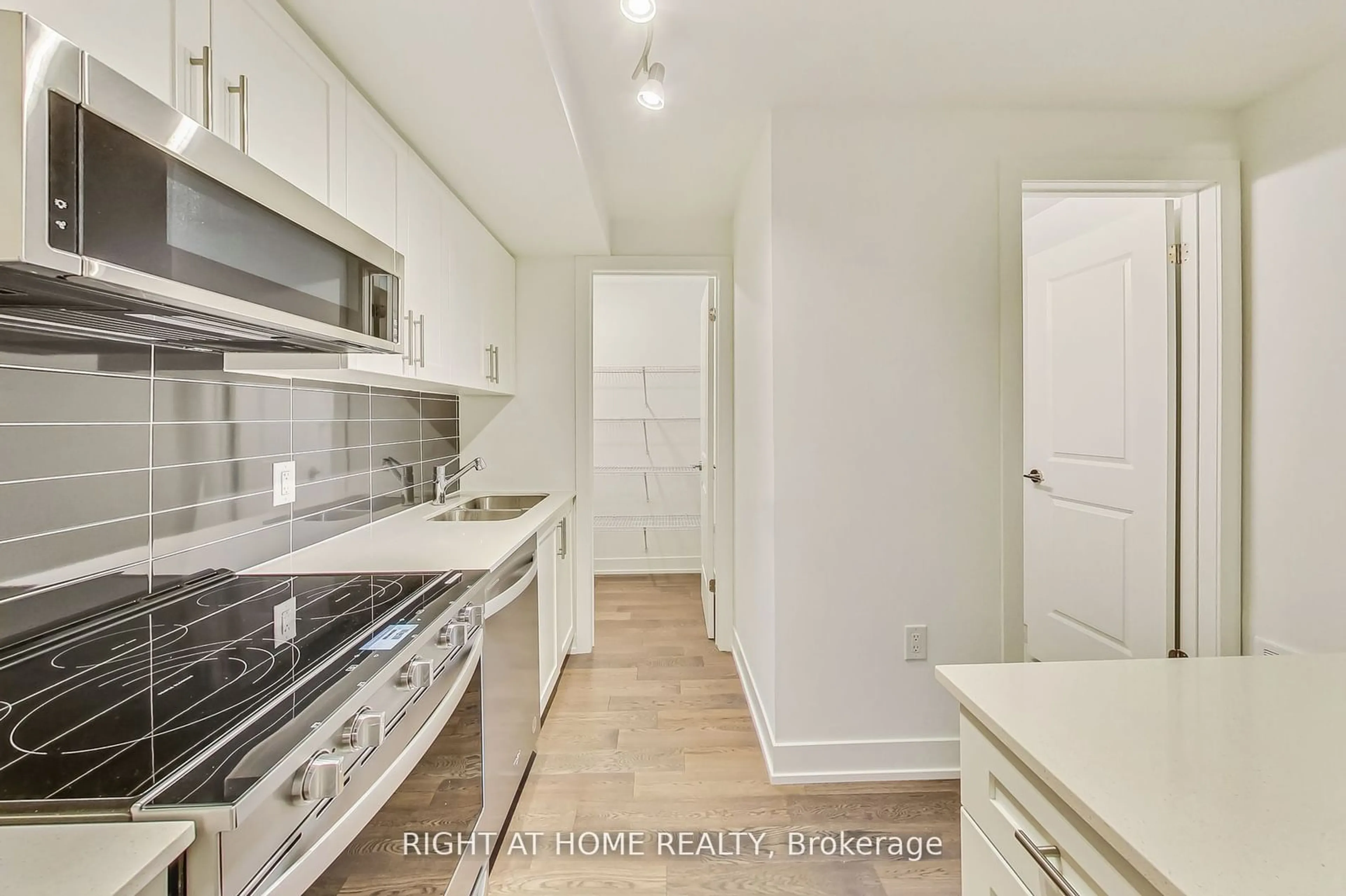 Standard kitchen, wood floors for 1095 Douglas Mccurdy Dr #156, Mississauga Ontario L5G 0C6