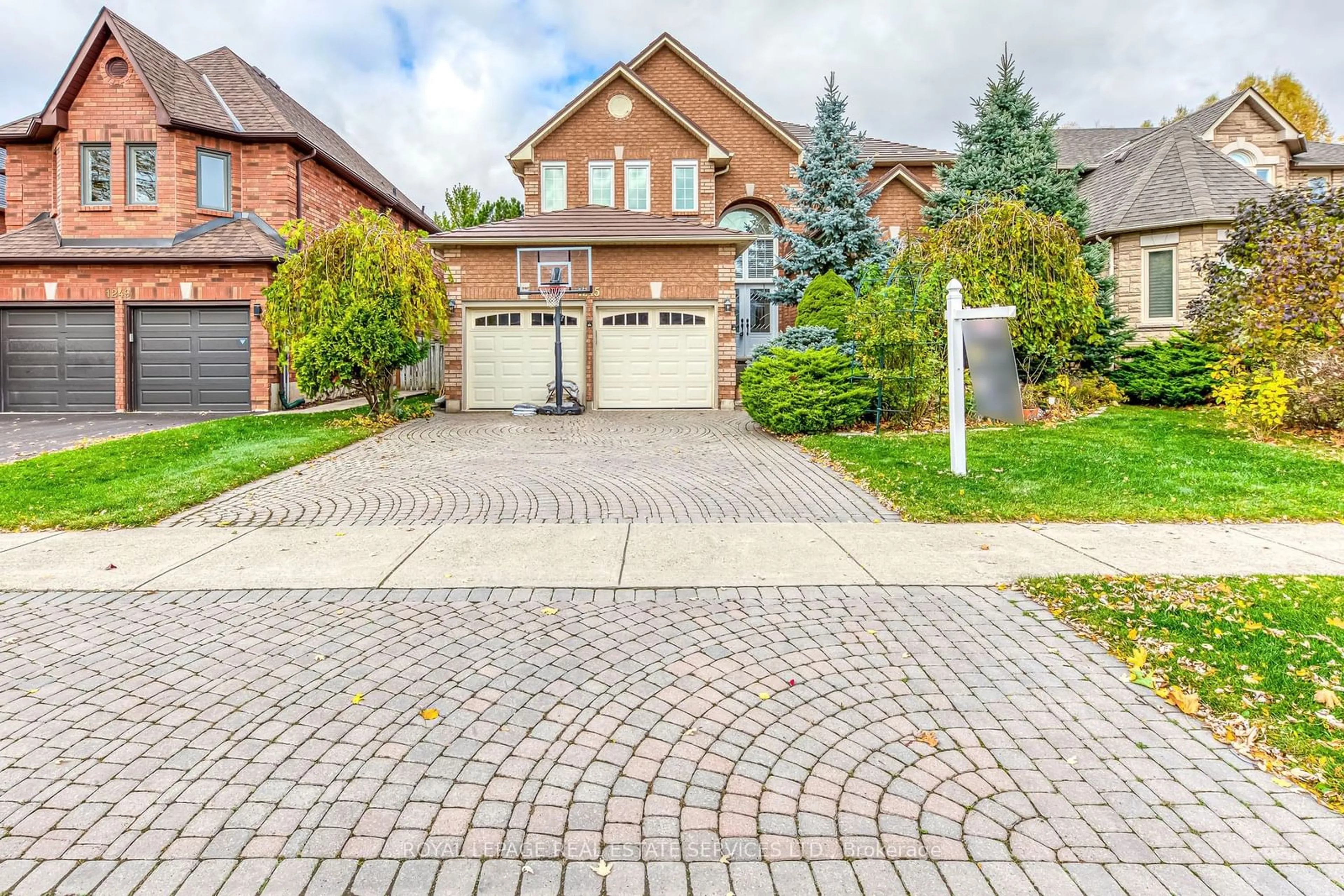 Home with brick exterior material for 1245 Bowman Dr, Oakville Ontario L6M 3J5