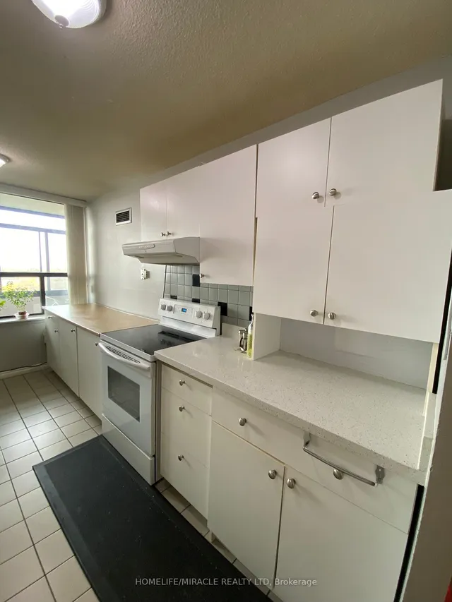Additional property image - 18 Knightsbridge Rd Unit 903