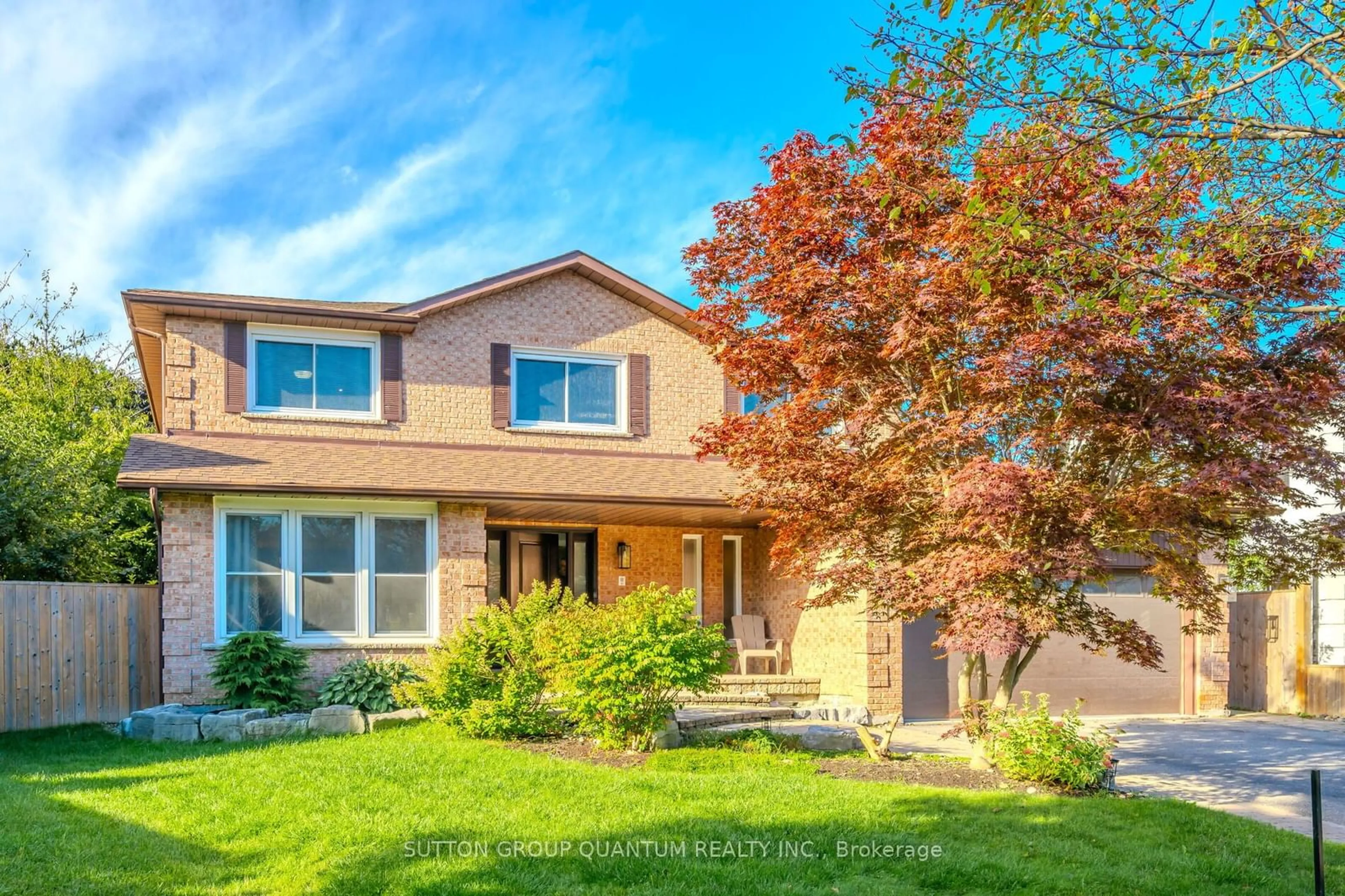 Frontside or backside of a home, the street view for 4364 Palisades Lane, Mississauga Ontario L4W 3W3