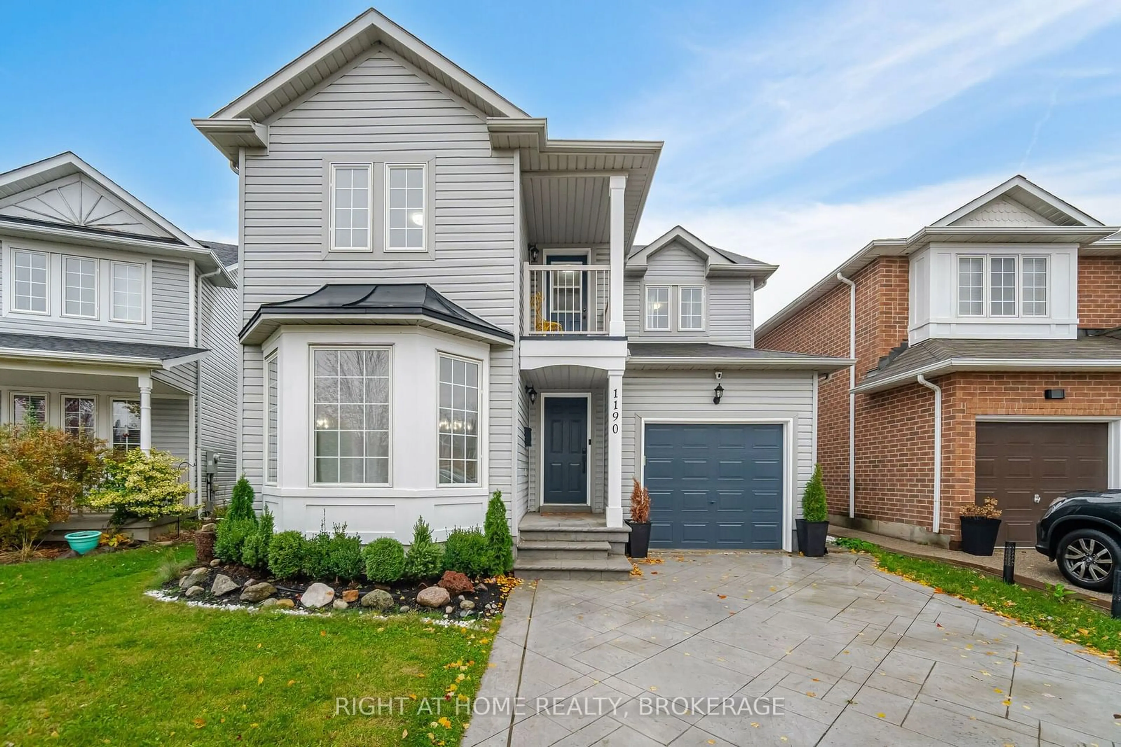 Frontside or backside of a home, the street view for 1190 Fox Cres, Milton Ontario L9T 6C5