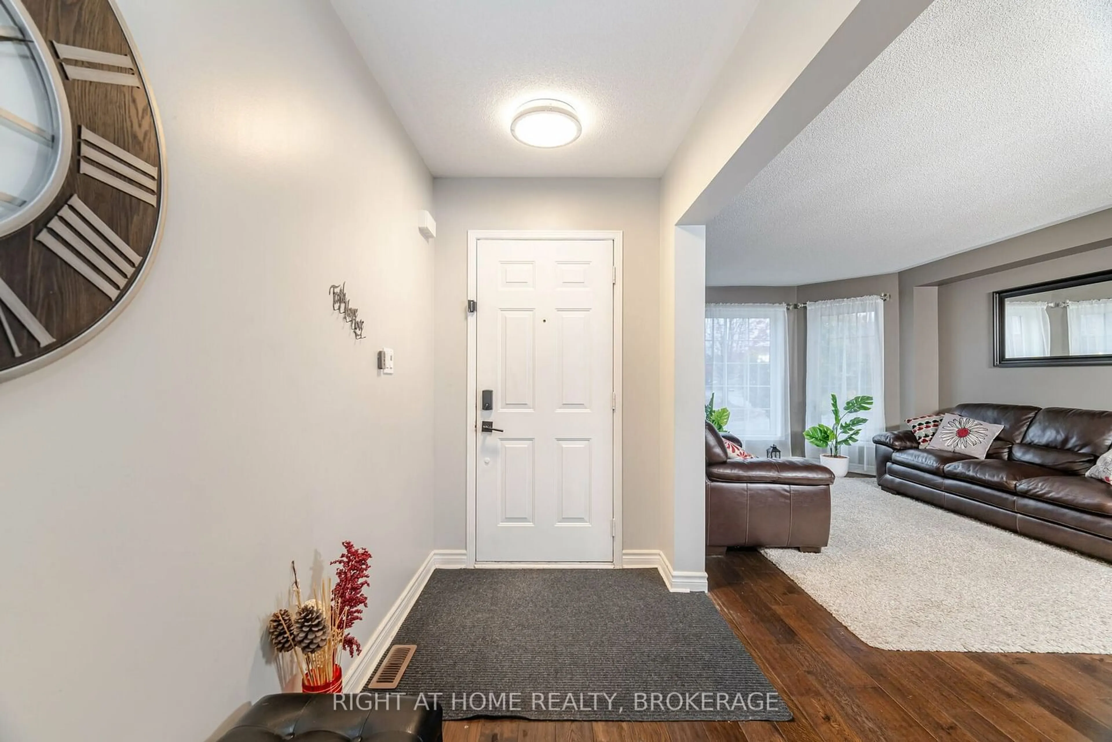 Indoor entryway, wood floors for 1190 Fox Cres, Milton Ontario L9T 6C5