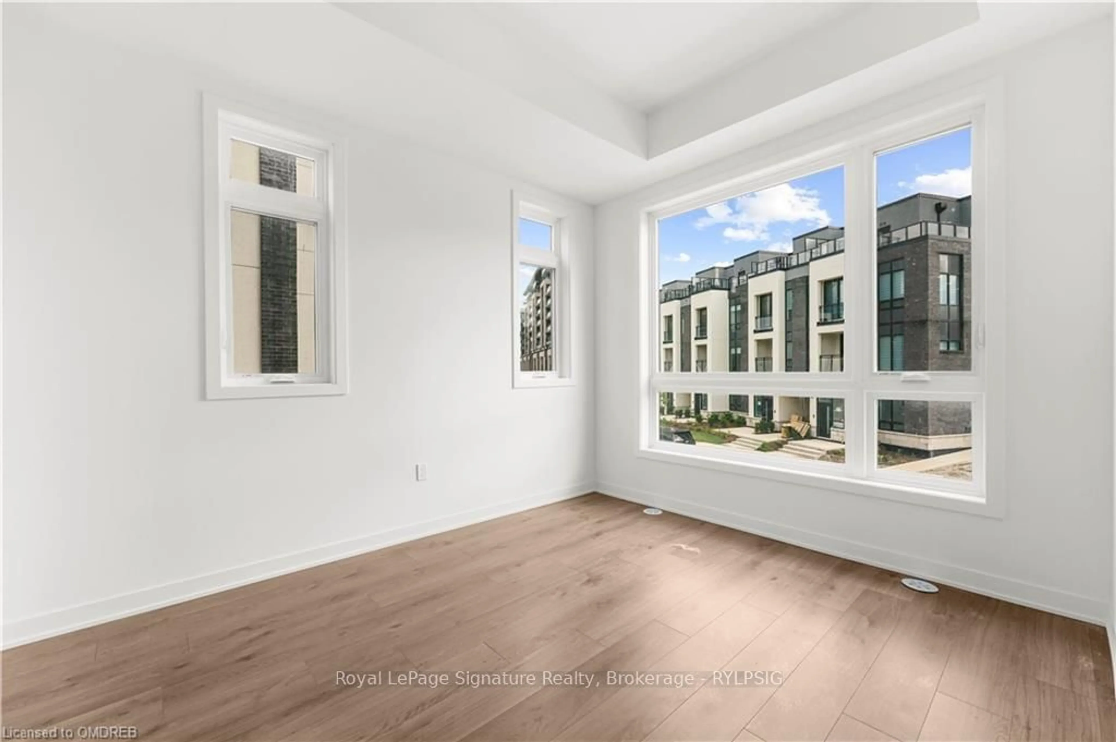 A pic of a room, wood floors for 3047 TRAILSIDE Dr, Oakville Ontario L6M 4M2