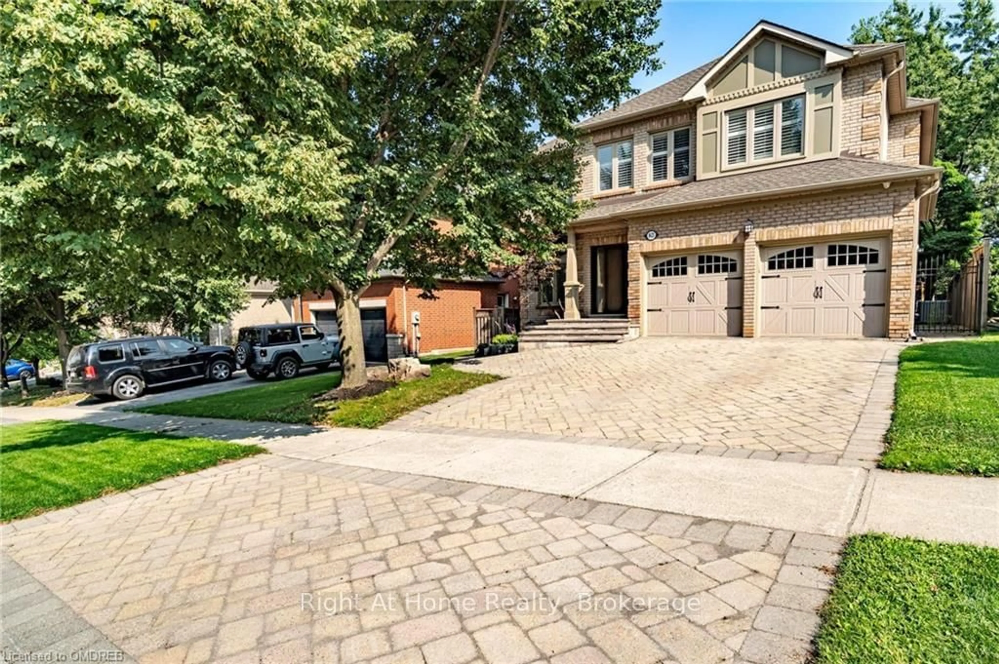 Home with brick exterior material for 1621 BAYSHIRE Dr, Oakville Ontario L6H 6E4